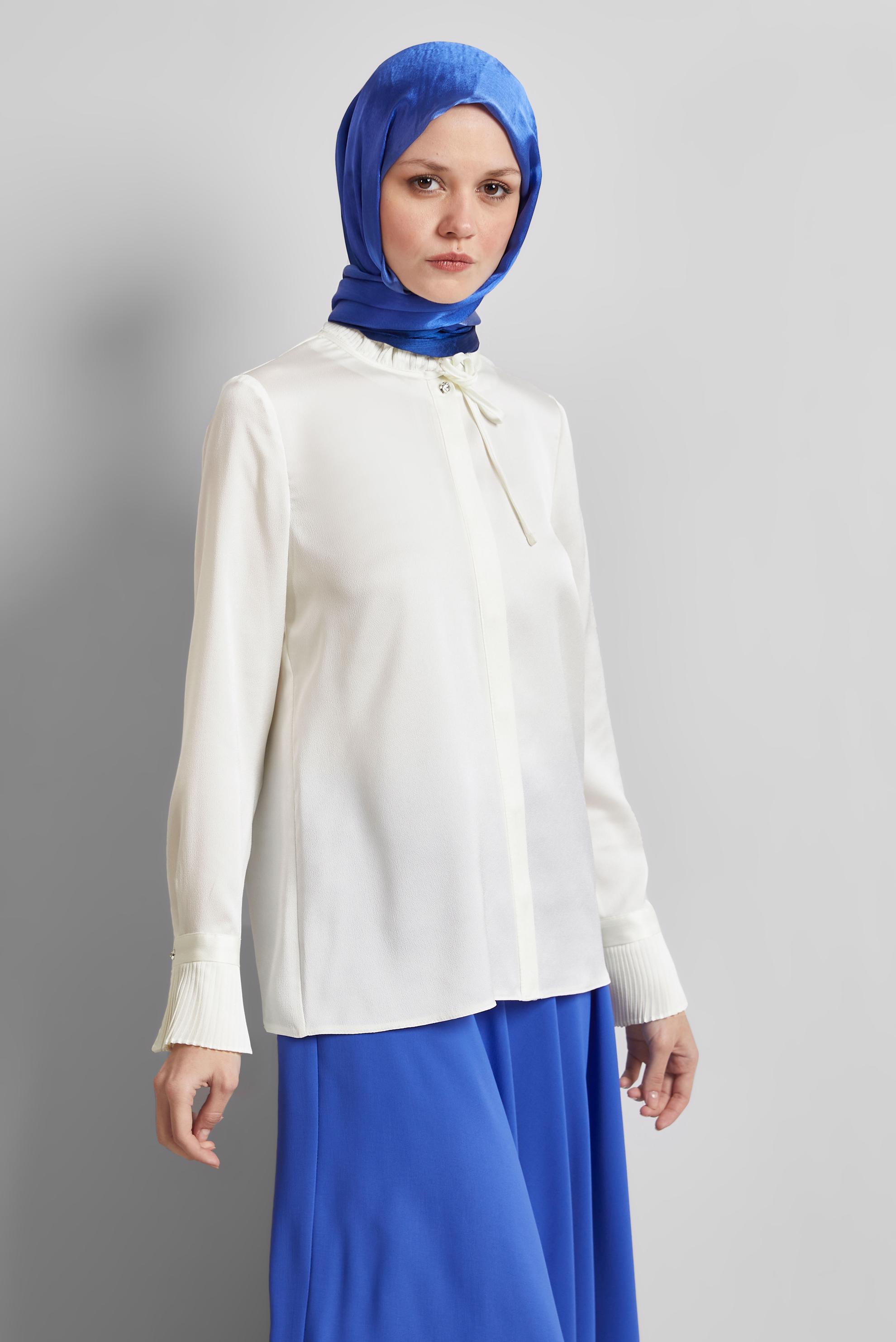 Tesettür giyim BEYAZ YAKASI BAĞCIKLI SATEN BLUZ 44762