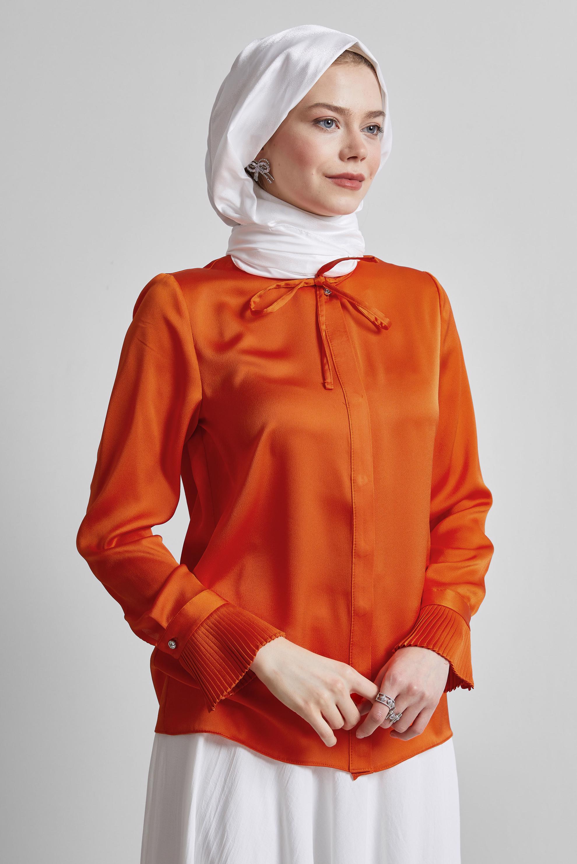 Tesettür giyim TURUNCU YAKASI BAĞCIKLI SATEN BLUZ 44762