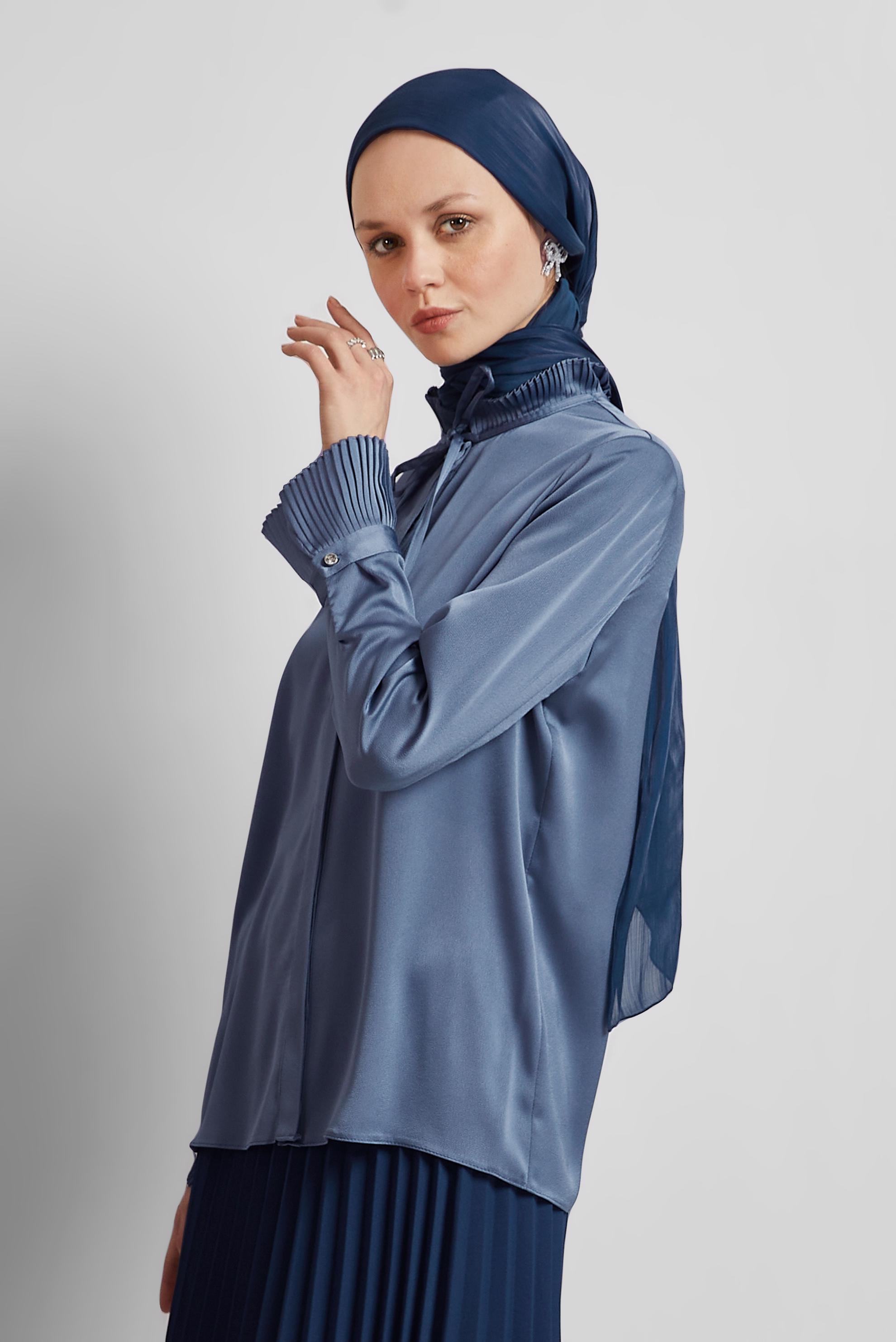 Tesettür giyim LACİVERT YAKASI BAĞCIKLI SATEN BLUZ 44762