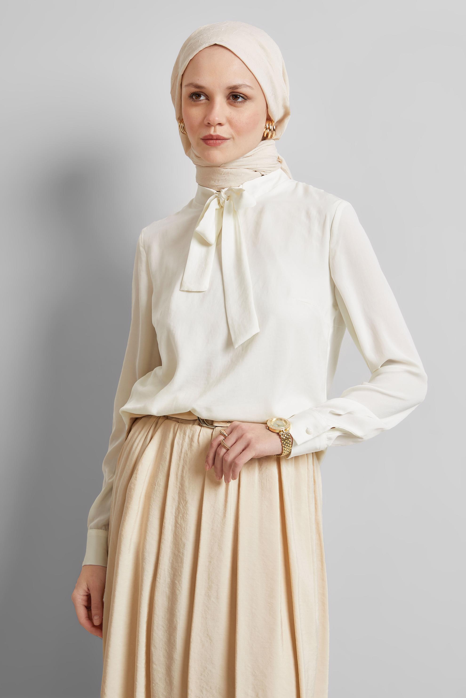 Tesettür giyim BEYAZ YAKASI BAĞLAMA DETAYLI BLUZ 45395