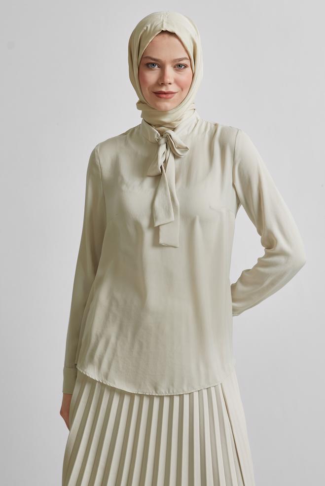 Tesettür giyim BEJ YAKASI BAĞLAMA DETAYLI BLUZ 45395 - ALVİNA