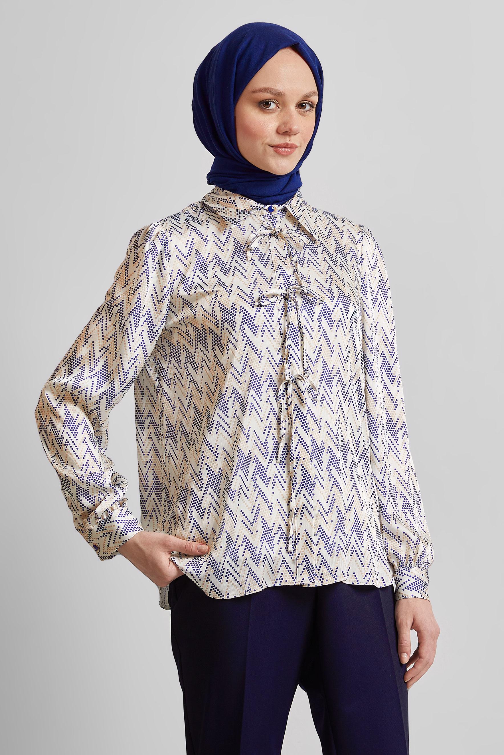 Tesettür giyim LACİVERT DESENLİ SATEN BLUZ 45430