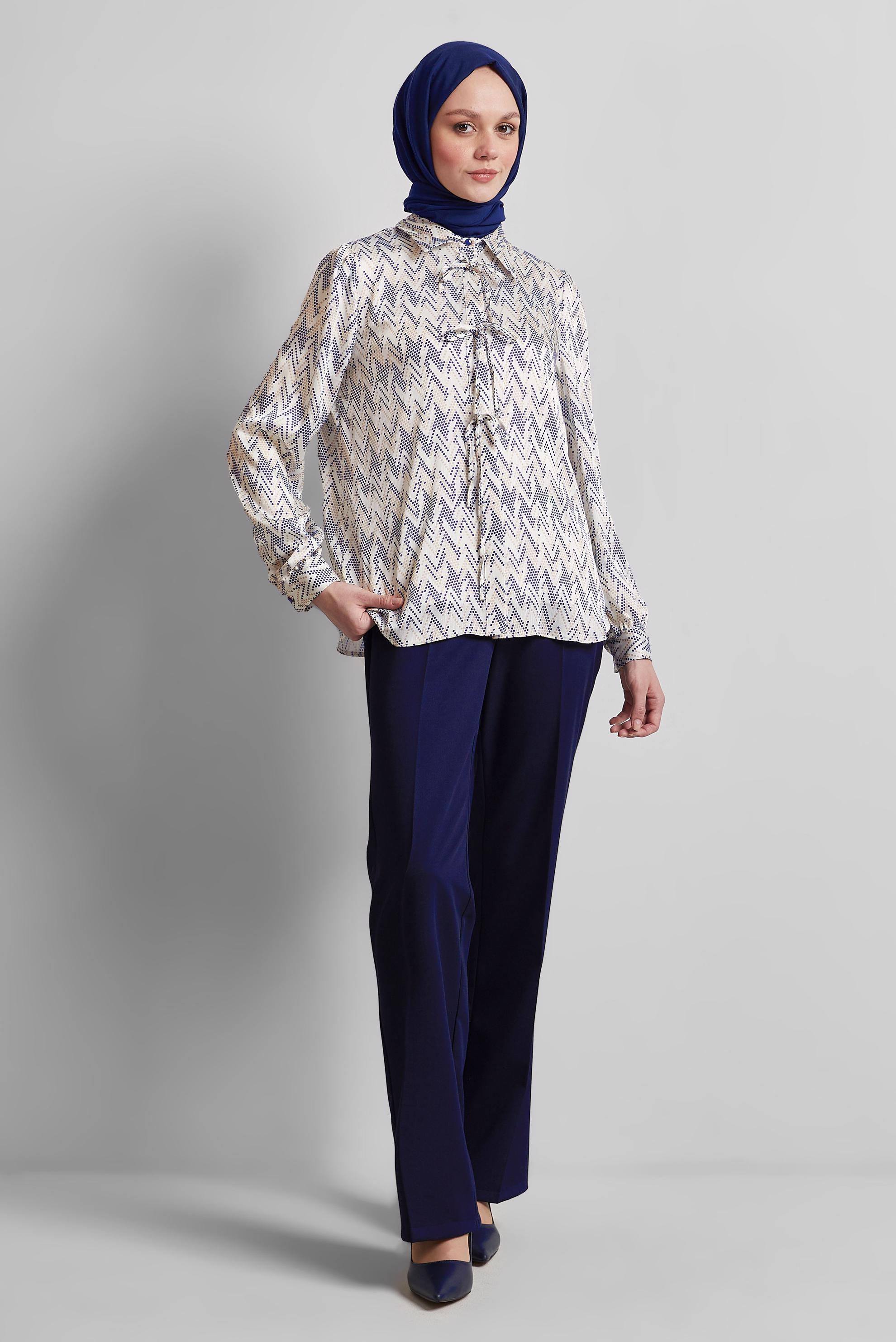 Tesettür giyim LACİVERT DESENLİ SATEN BLUZ 45430