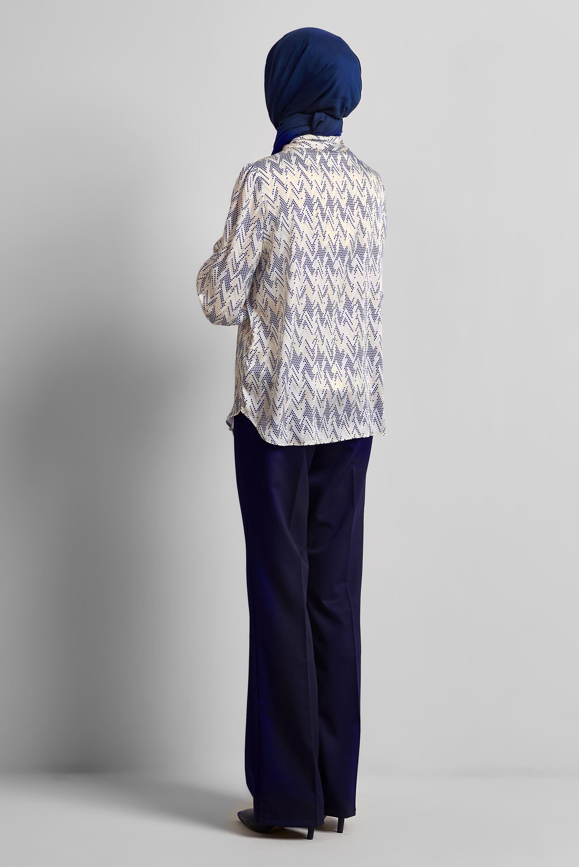 Tesettür giyim LACİVERT DESENLİ SATEN BLUZ 45430