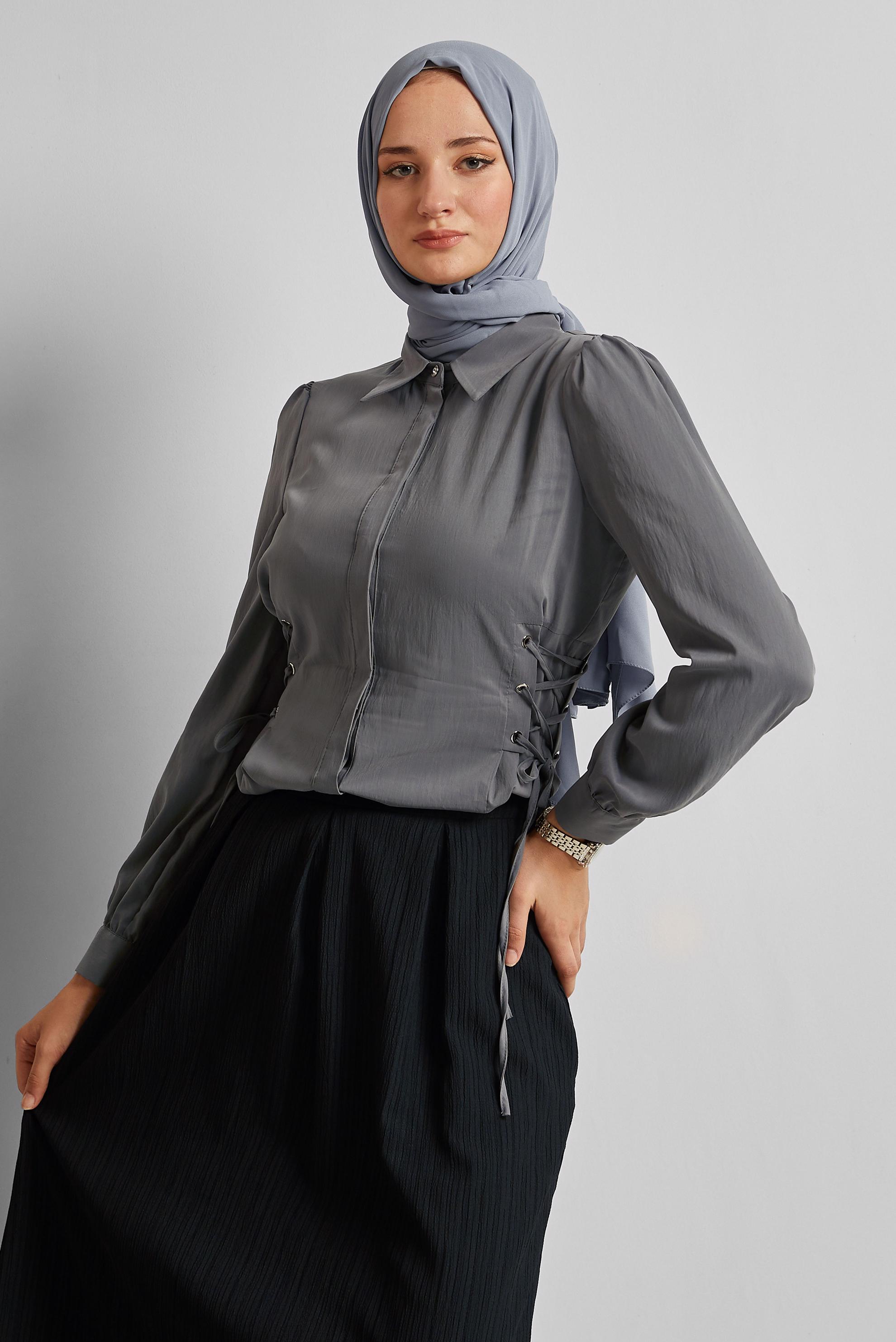 Tesettür giyim GRİ BAĞCIK DETAYLI BLUZ 45498