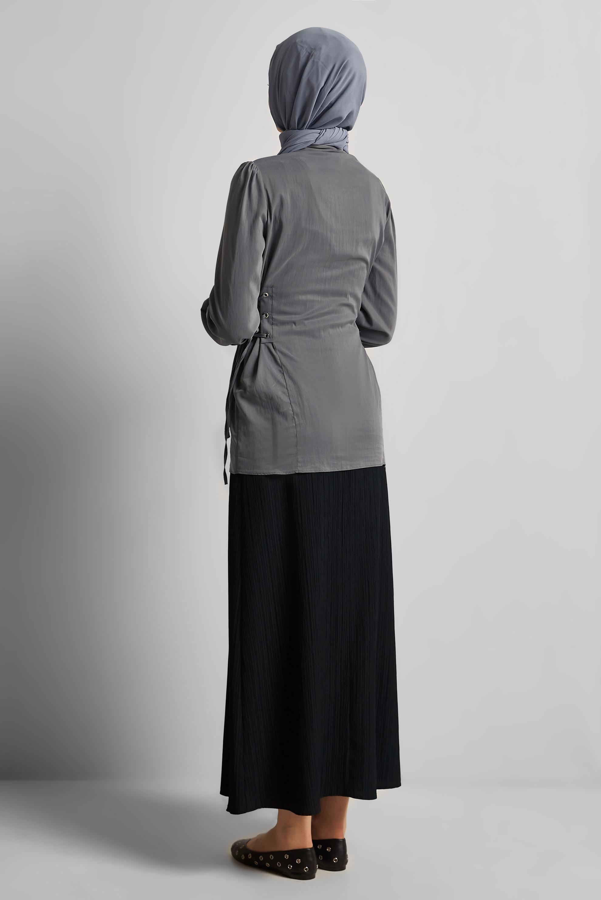 Tesettür giyim GRİ BAĞCIK DETAYLI BLUZ 45498