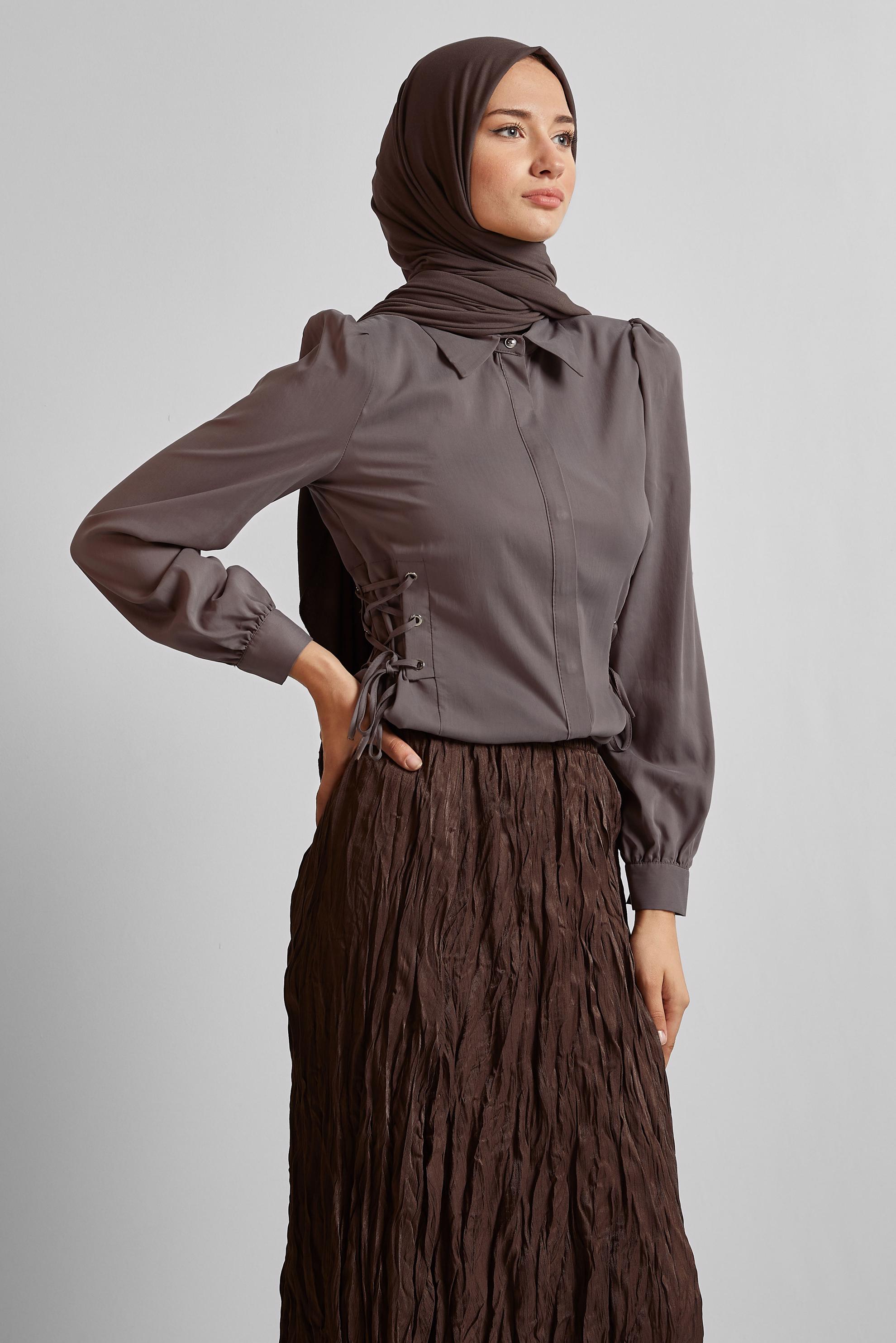 Tesettür giyim VİZON BAĞCIK DETAYLI BLUZ 45498