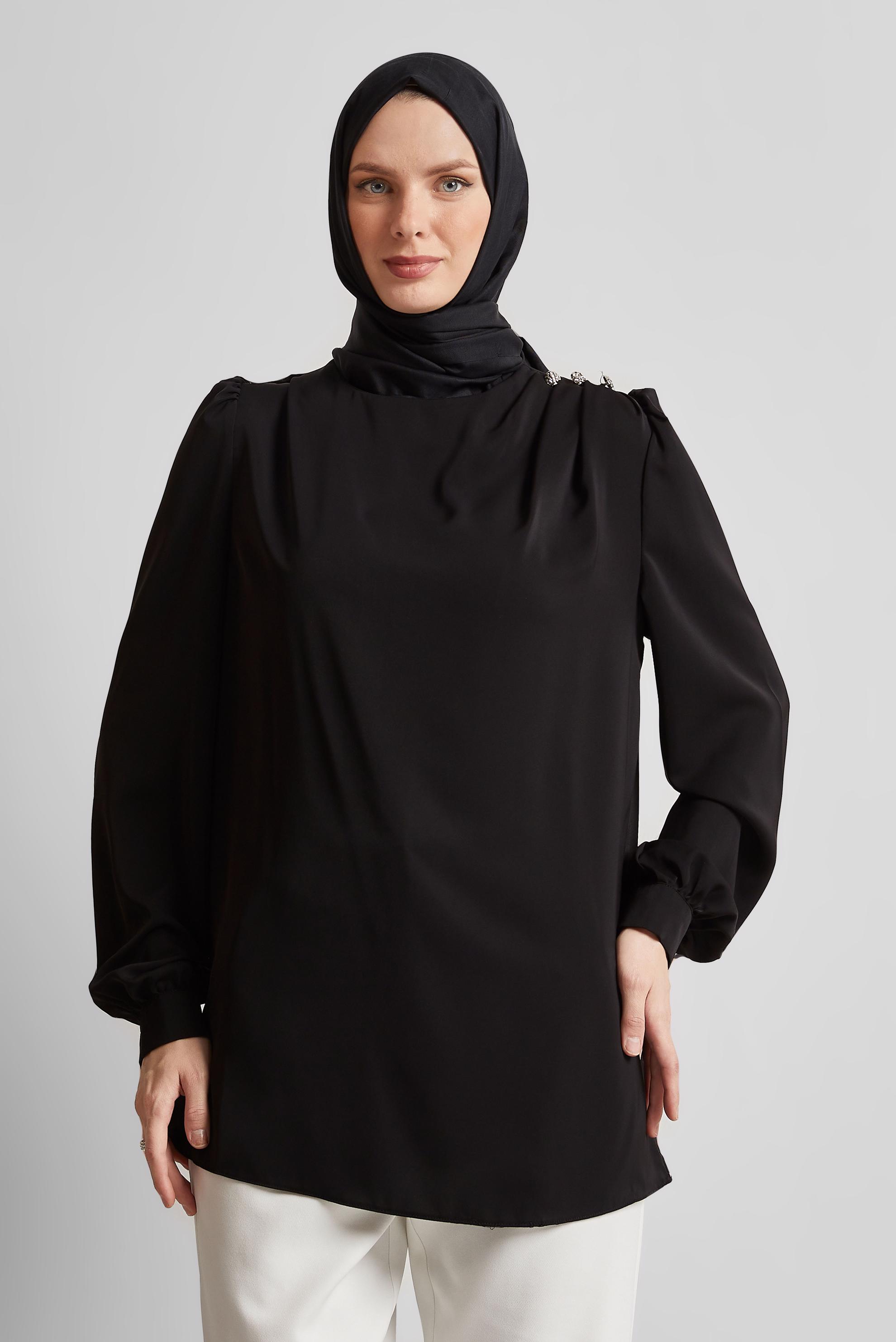 Hijab clothing BLACK CREW-NECK BLOUSE 45636