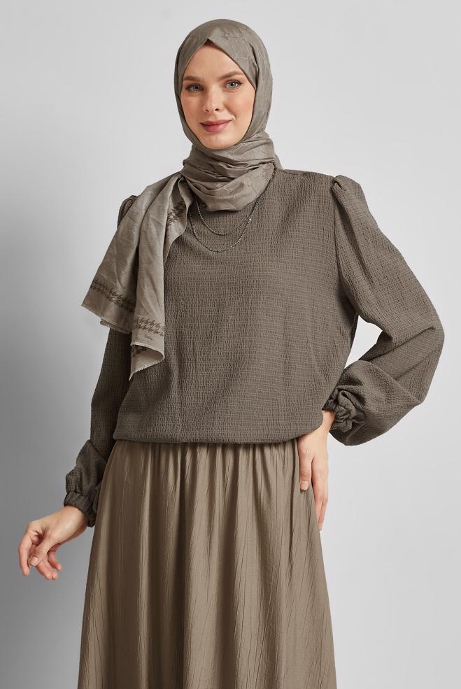 Tesettür giyim KAHVE BELİ BÜZGÜLÜ BLUZ 45656 - ALVİNA