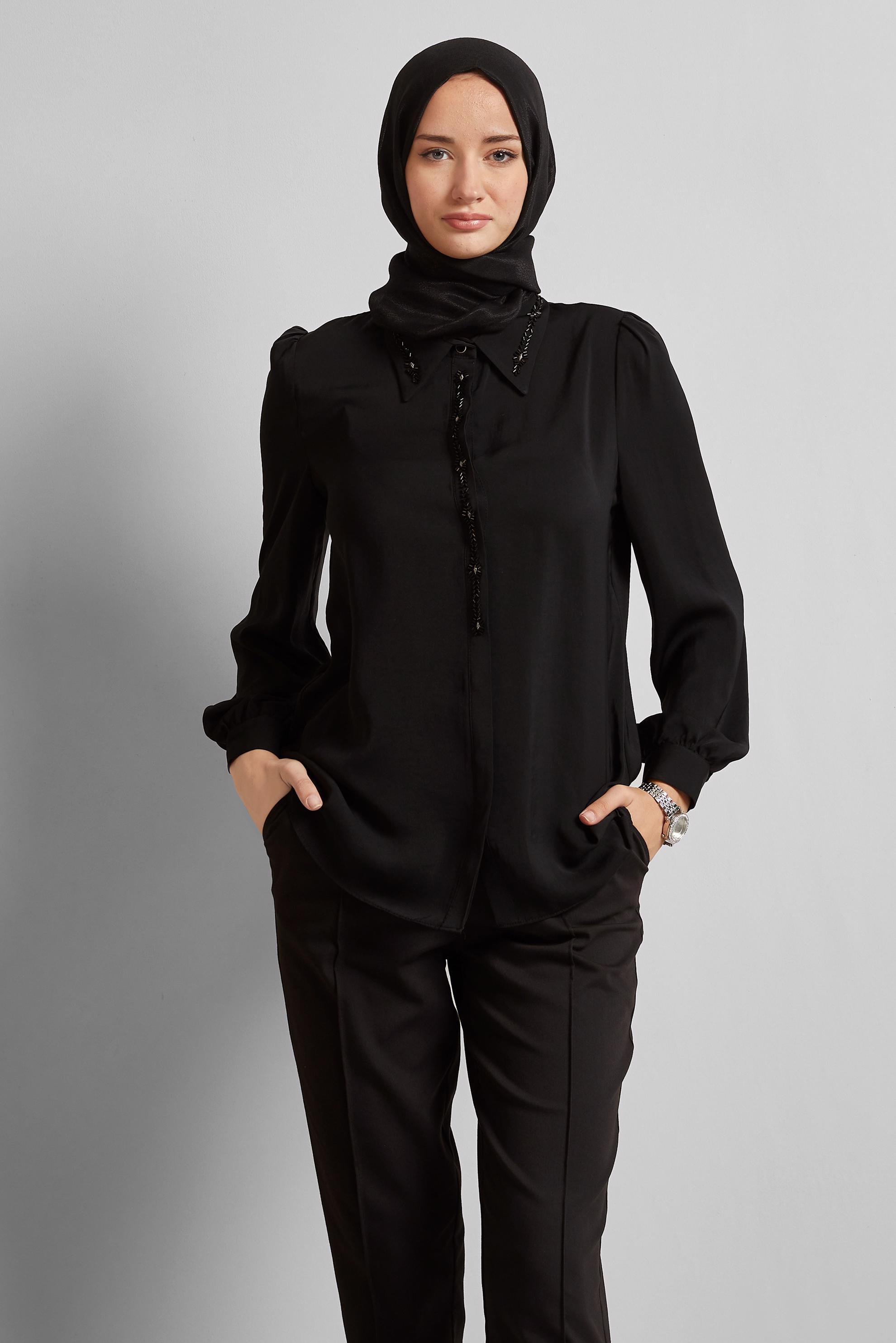 Tesettür giyim SİYAH TAŞ DETAYLI BLUZ 45682
