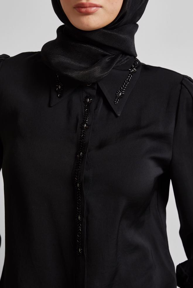 Tesettür giyim SİYAH TAŞ DETAYLI BLUZ 45682 - ALVİNA