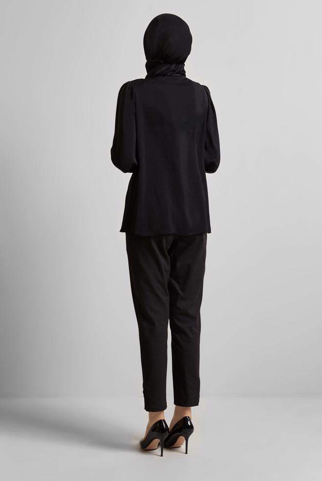 Tesettür giyim SİYAH TAŞ DETAYLI BLUZ 45682 - ALVİNA