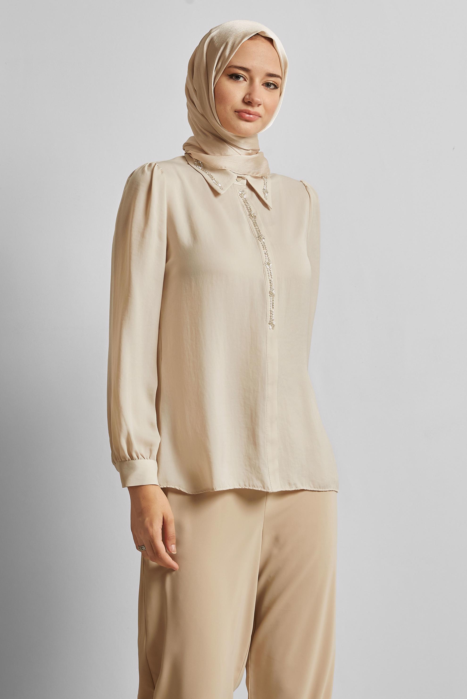 Tesettür giyim BEJ TAŞ DETAYLI BLUZ 45682