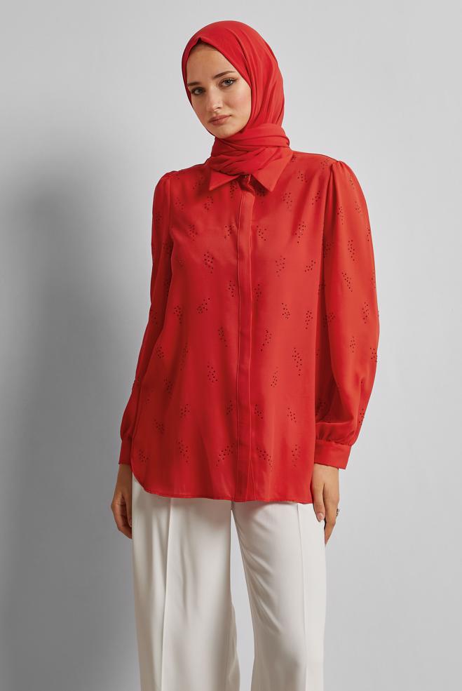 Tesettür giyim KIRMIZI TAŞ BASKILI BLUZ 45721 - ALVİNA