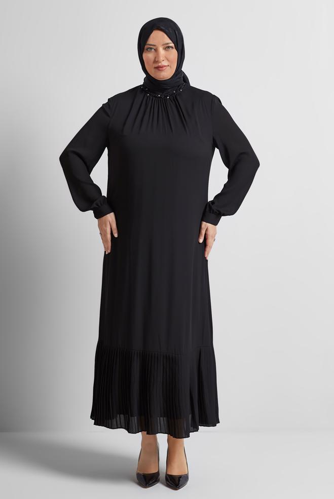 Tesettür giyim SİYAH PİLİSE DETAYLI BÜYÜK BEDEN ELBİSE 20541 - ALVİNA