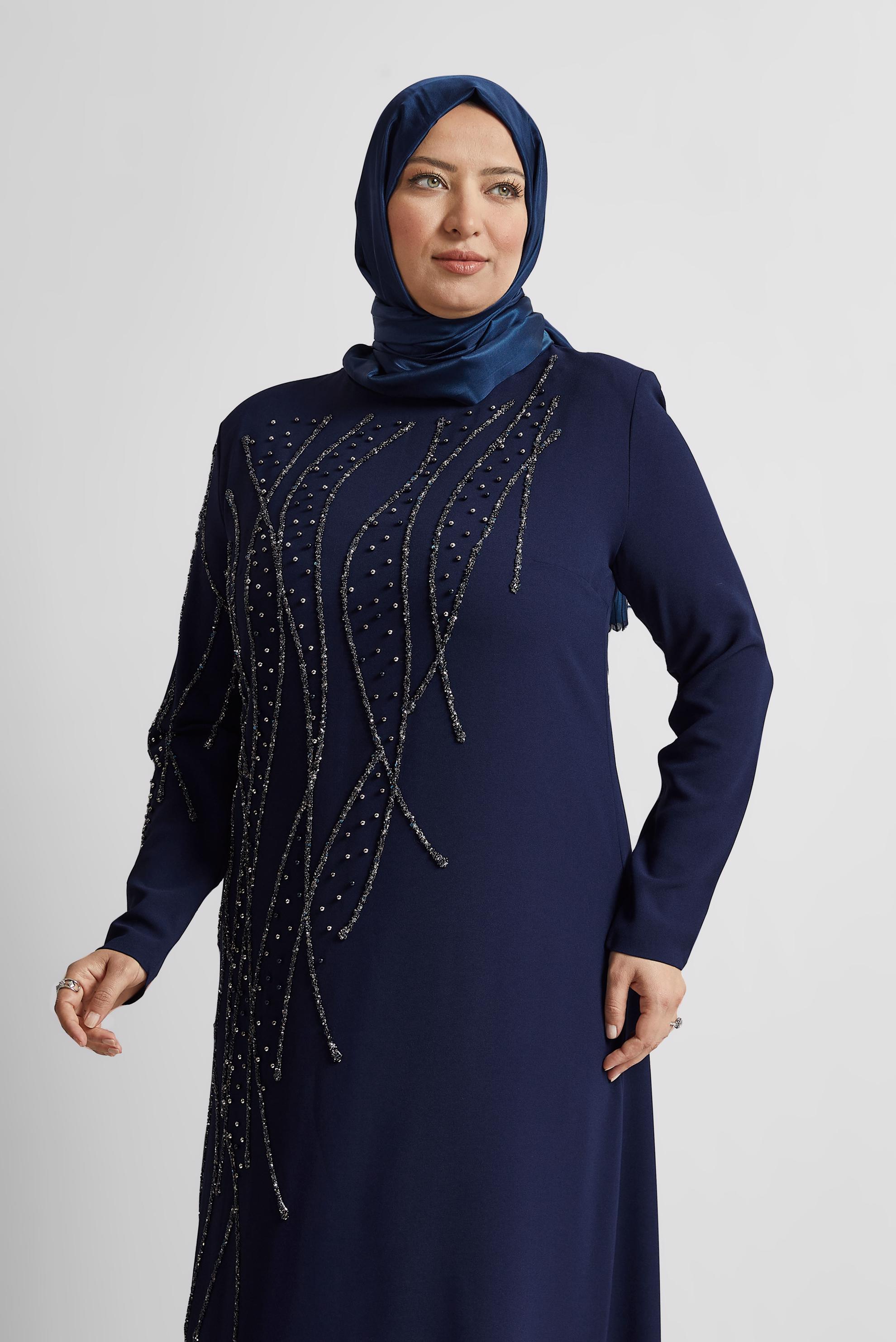 Vêtements hijab BLEU MARINE ROBE BRODÉE DE PIERRES PRÉCIEUSES 20702