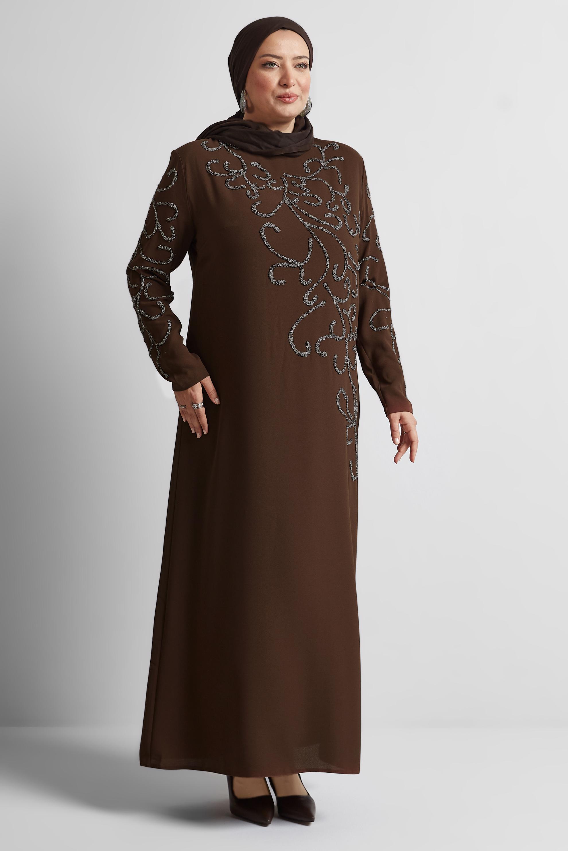Vêtements hijab BRUN ROBE GRANDE TAILLE AVEC BIJOU 20703