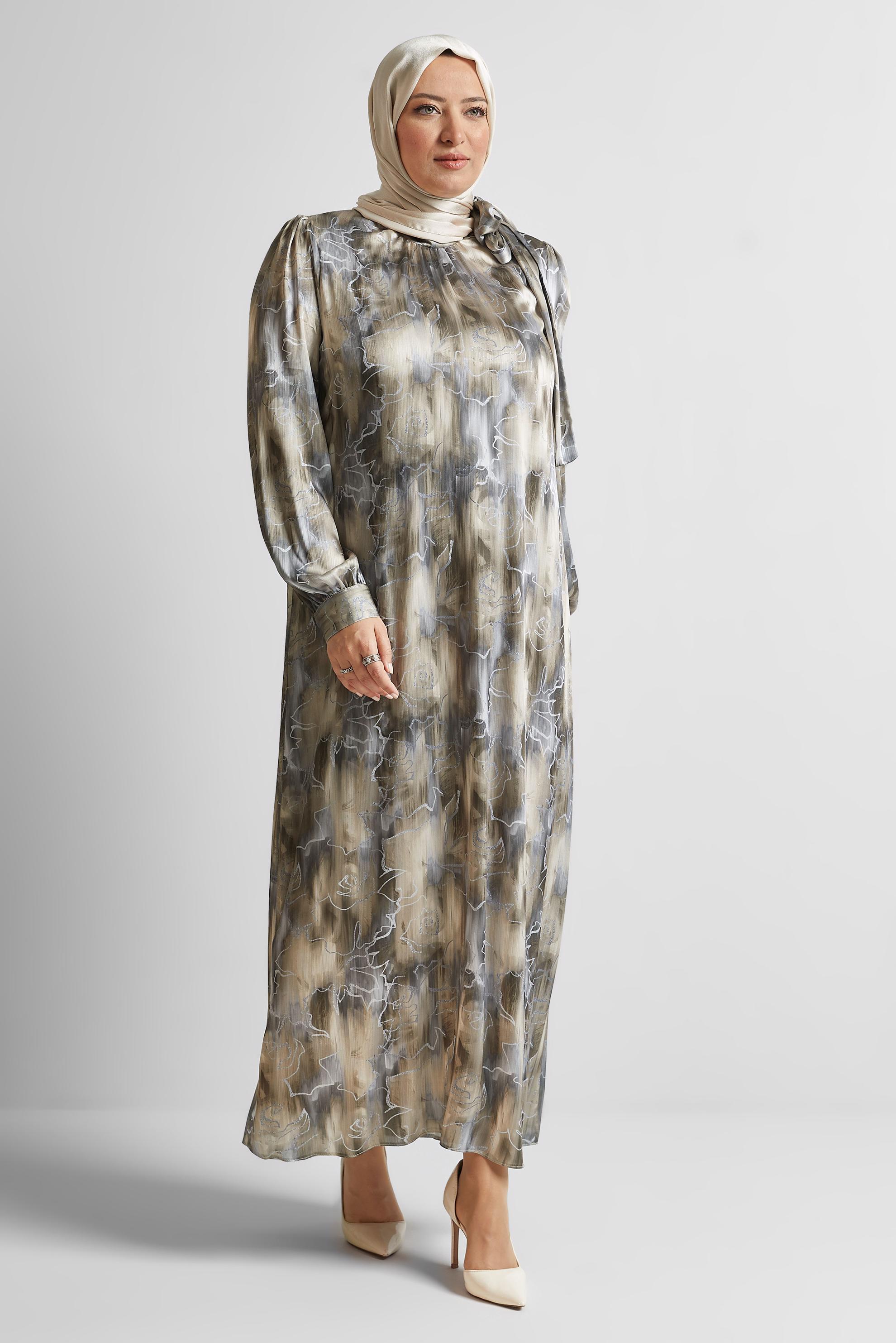 Vêtements hijab VISON ROBE EN SATIN À MOTIFS 20725