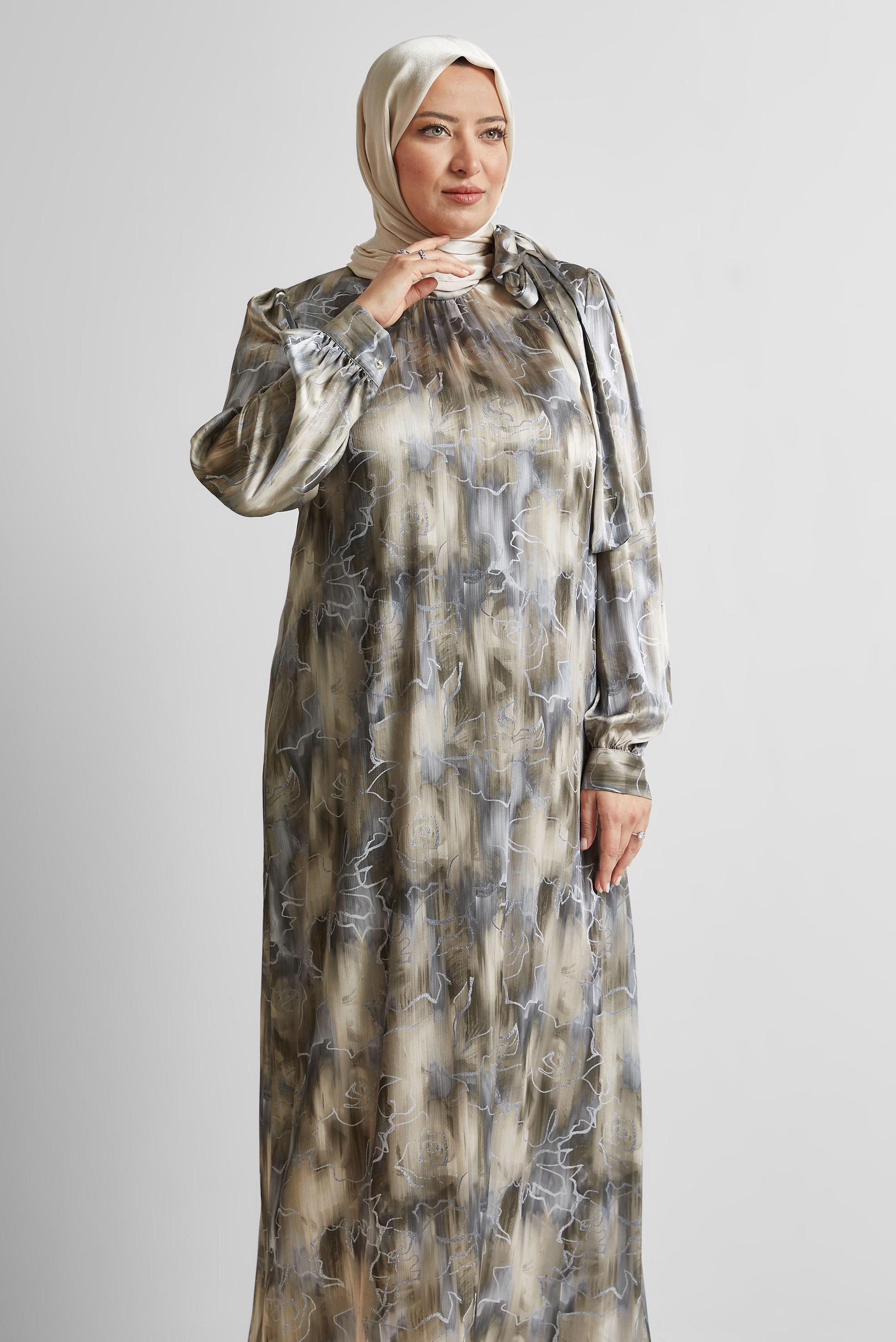 Vêtements hijab VISON ROBE EN SATIN À MOTIFS 20725