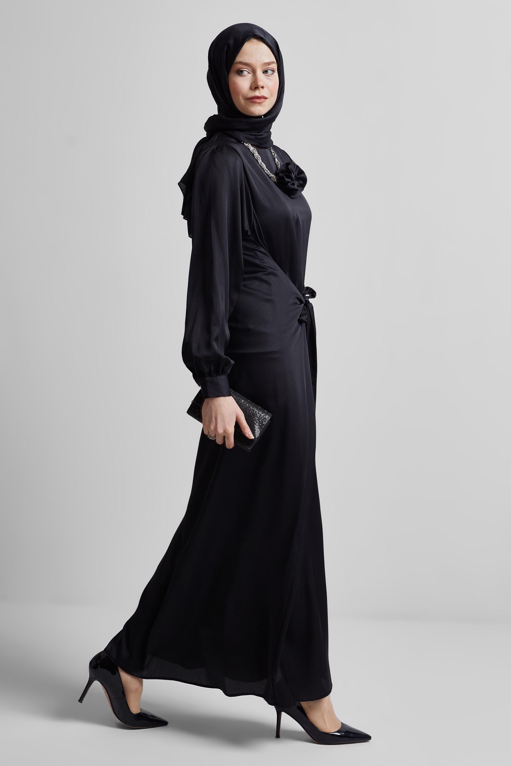 Tesettür giyim SİYAH BROŞ DETAYLI ELBİSE 44631