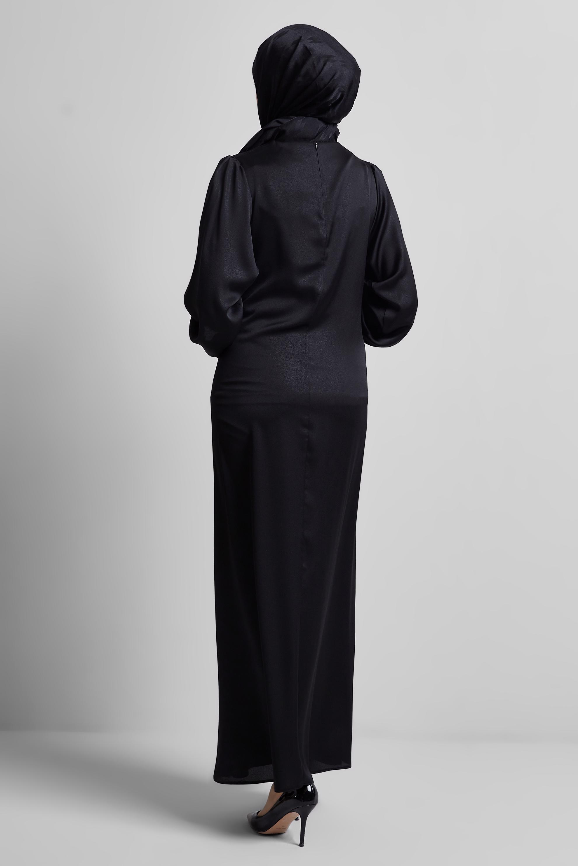 Tesettür giyim SİYAH BROŞ DETAYLI ELBİSE 44631