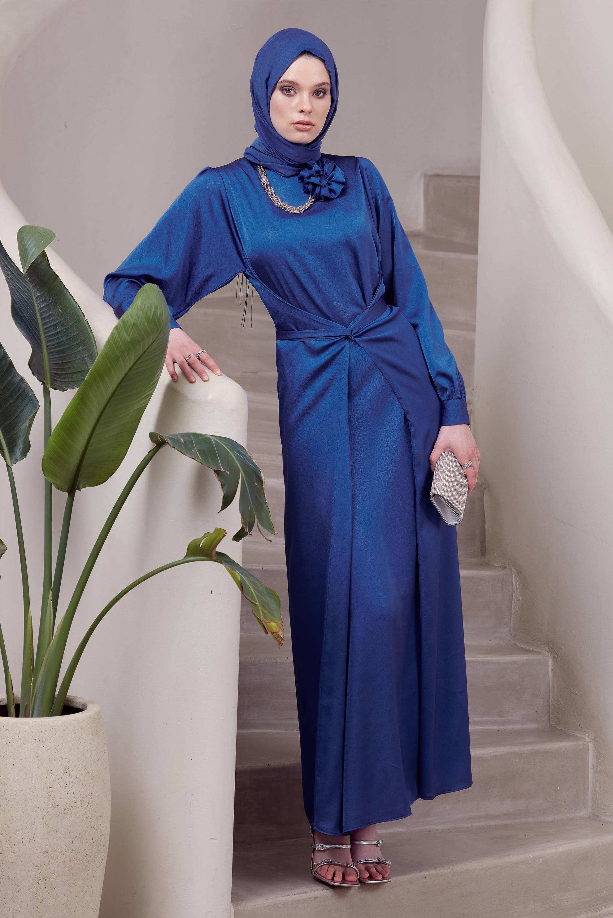 Hijab clothing NAVY BLUE DRESS WITH BROOCH DETAIL 44631