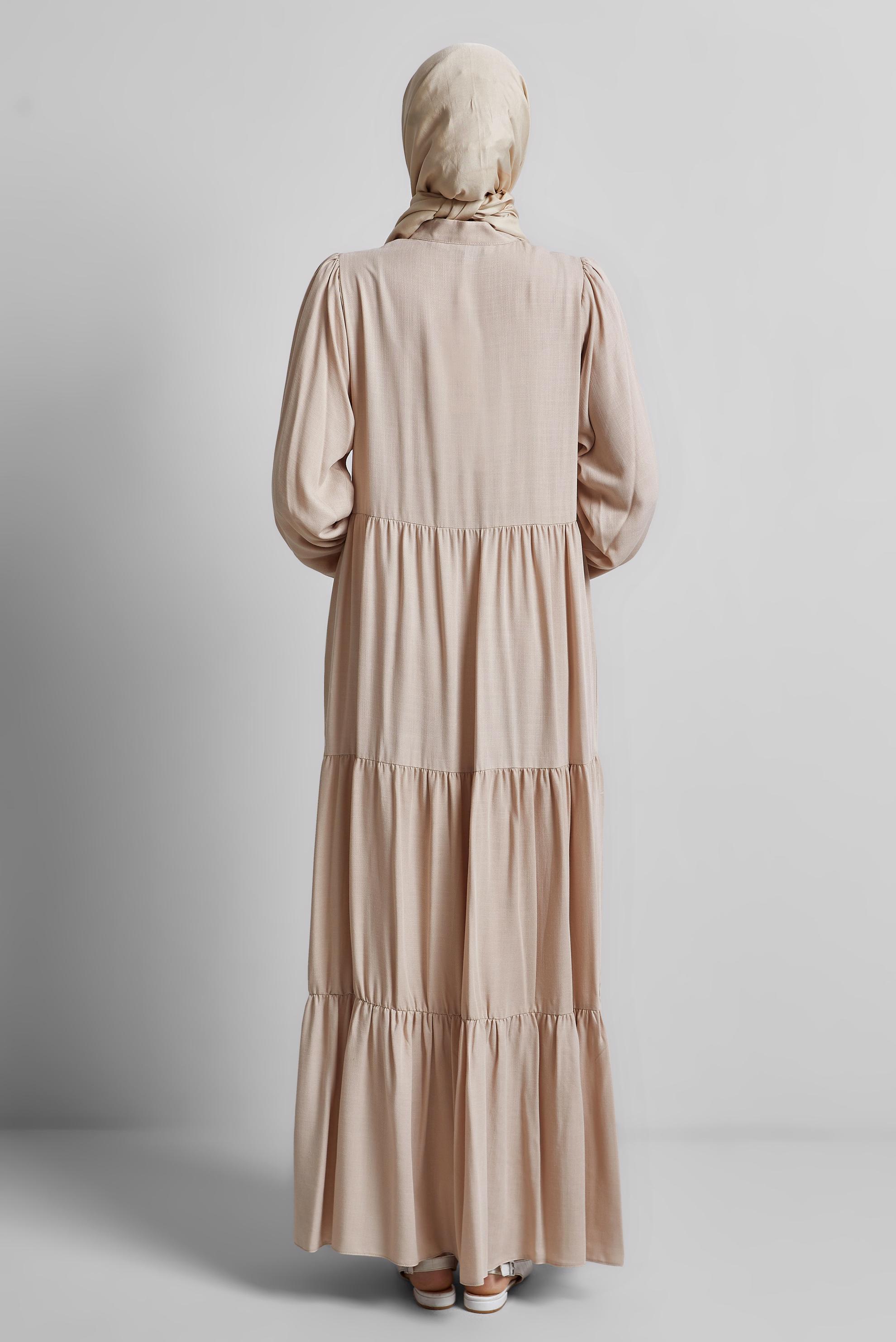 Tesettür giyim BEJ NAKIŞ DETAYLI ELBİSE 44665