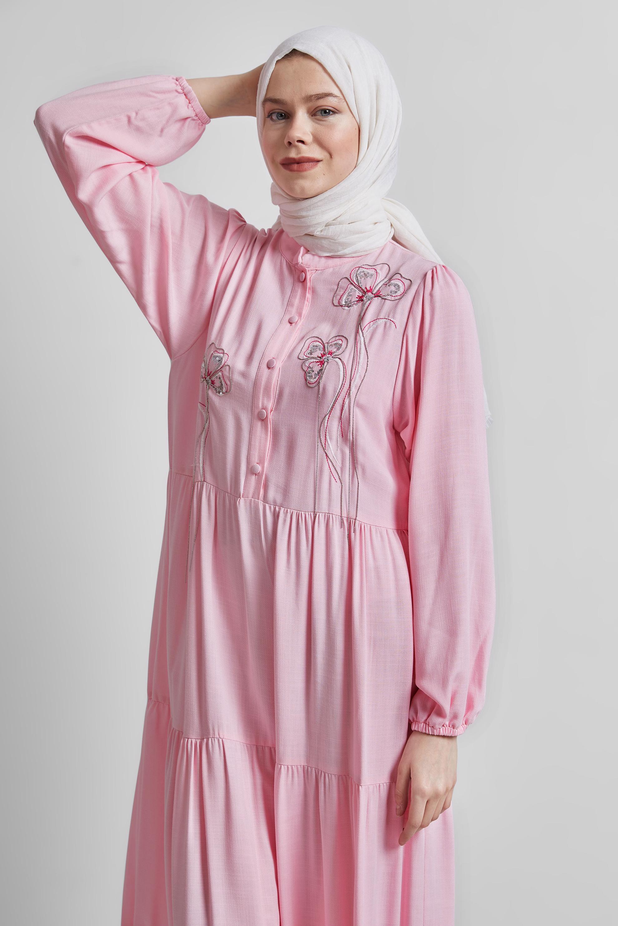 Tesettür giyim PEMBE NAKIŞ DETAYLI ELBİSE 44665