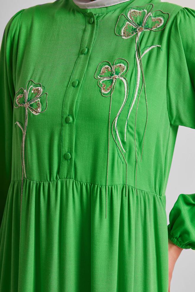 Vêtements hijab VERT ROBE AVEC DÉTAILS DE BRODERIE 44665 - ALVİNA