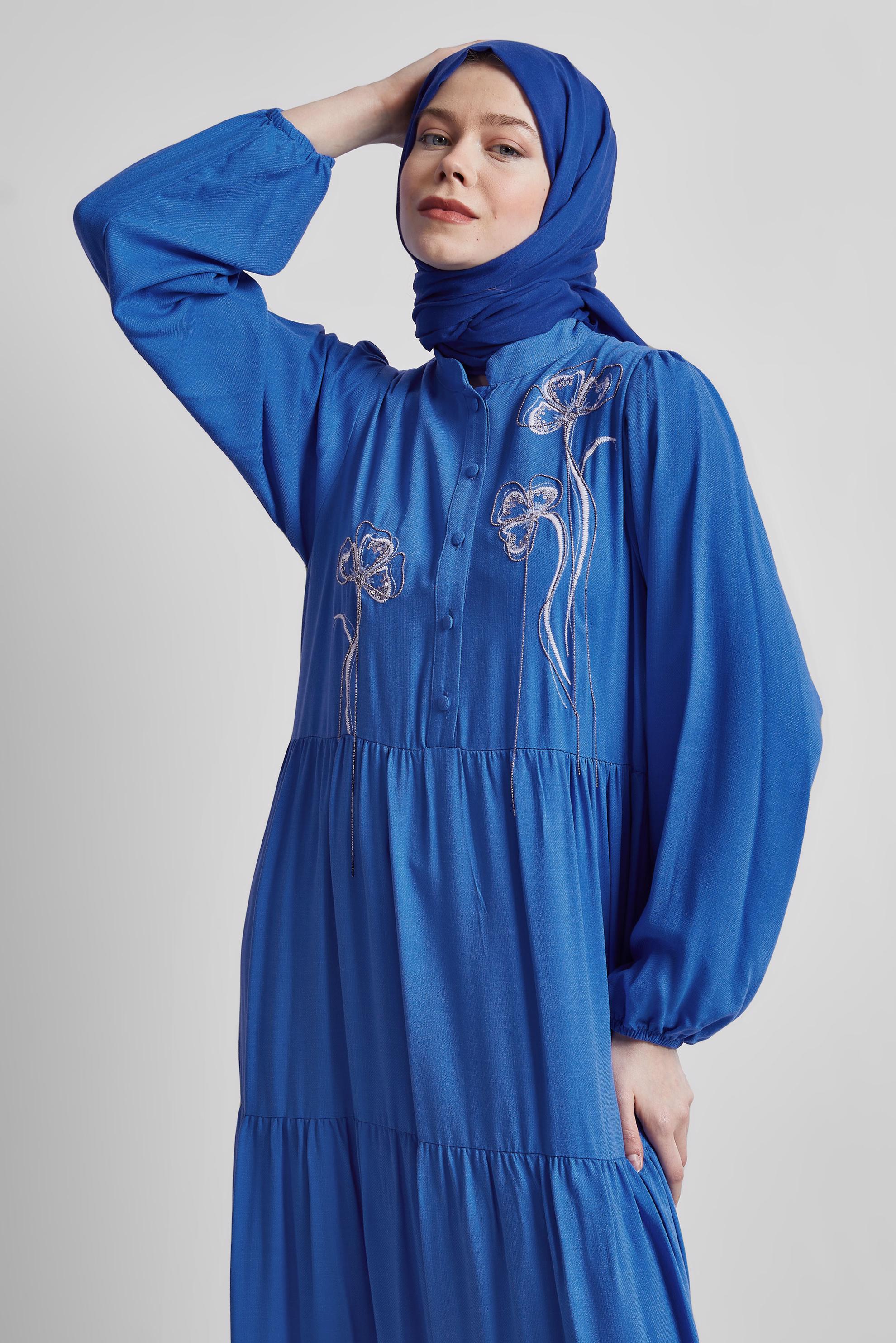 Tesettür giyim LACİVERT NAKIŞ DETAYLI ELBİSE 44665