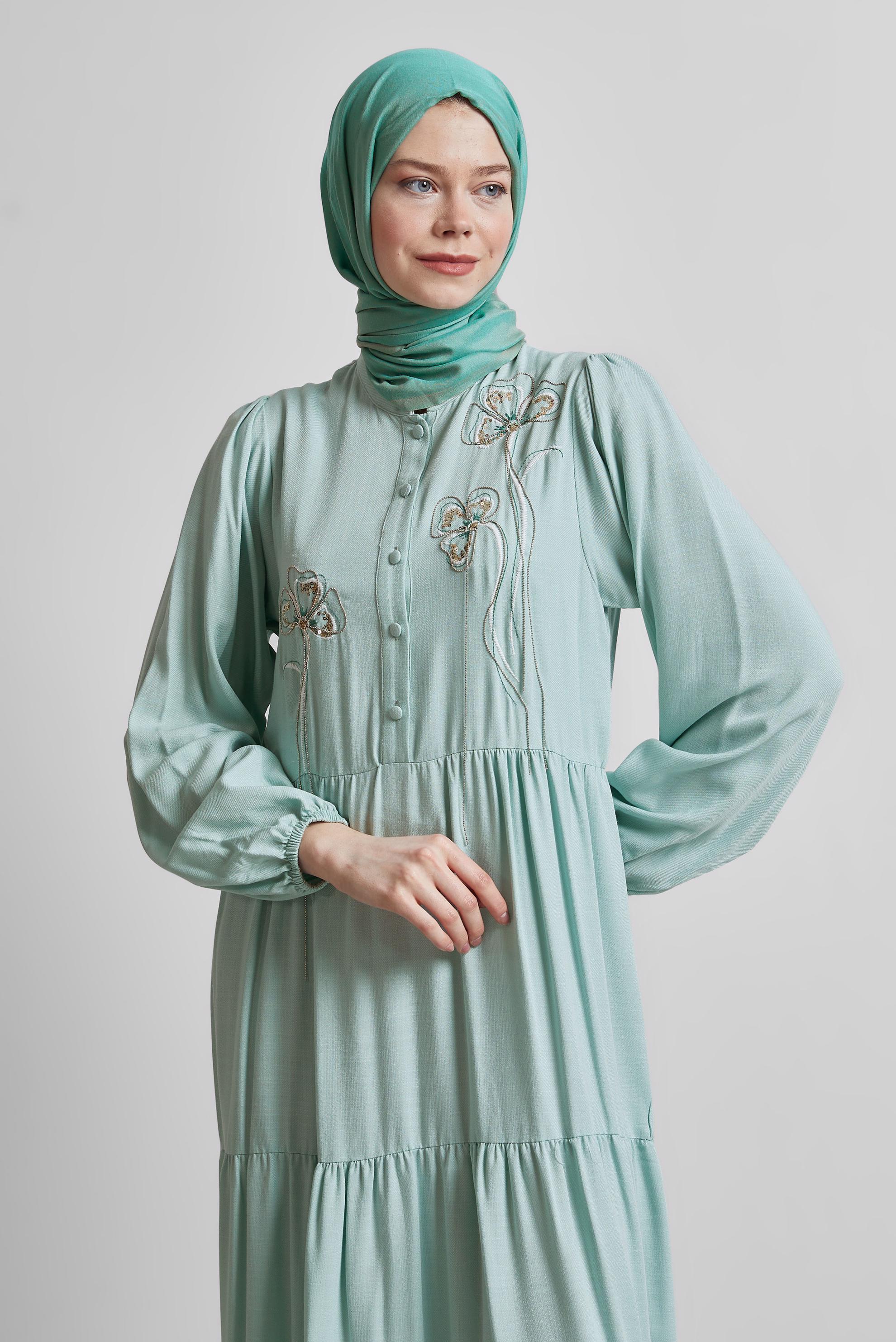 Tesettür giyim YEŞİL NAKIŞ DETAYLI ELBİSE 44665