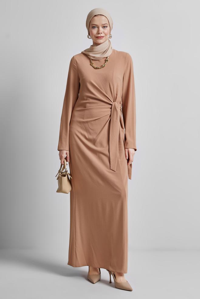 Vêtements hijab BRUN ROBE CEINTURÉE 44684 - ALVİNA