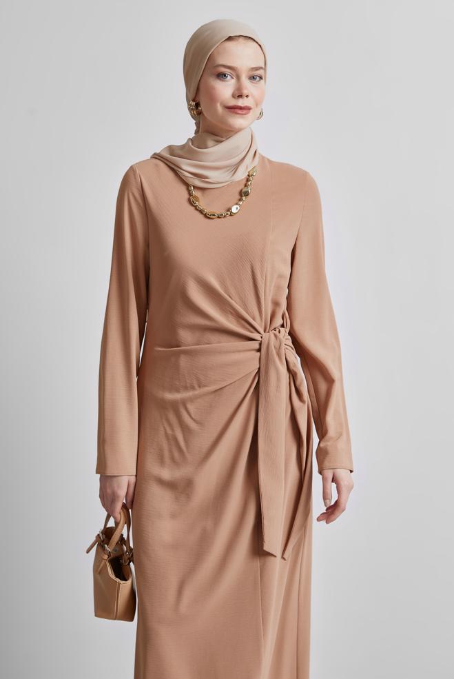 Vêtements hijab BRUN ROBE CEINTURÉE 44684 - ALVİNA