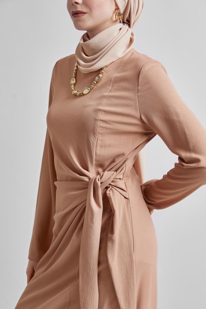 Vêtements hijab BRUN ROBE CEINTURÉE 44684 - ALVİNA