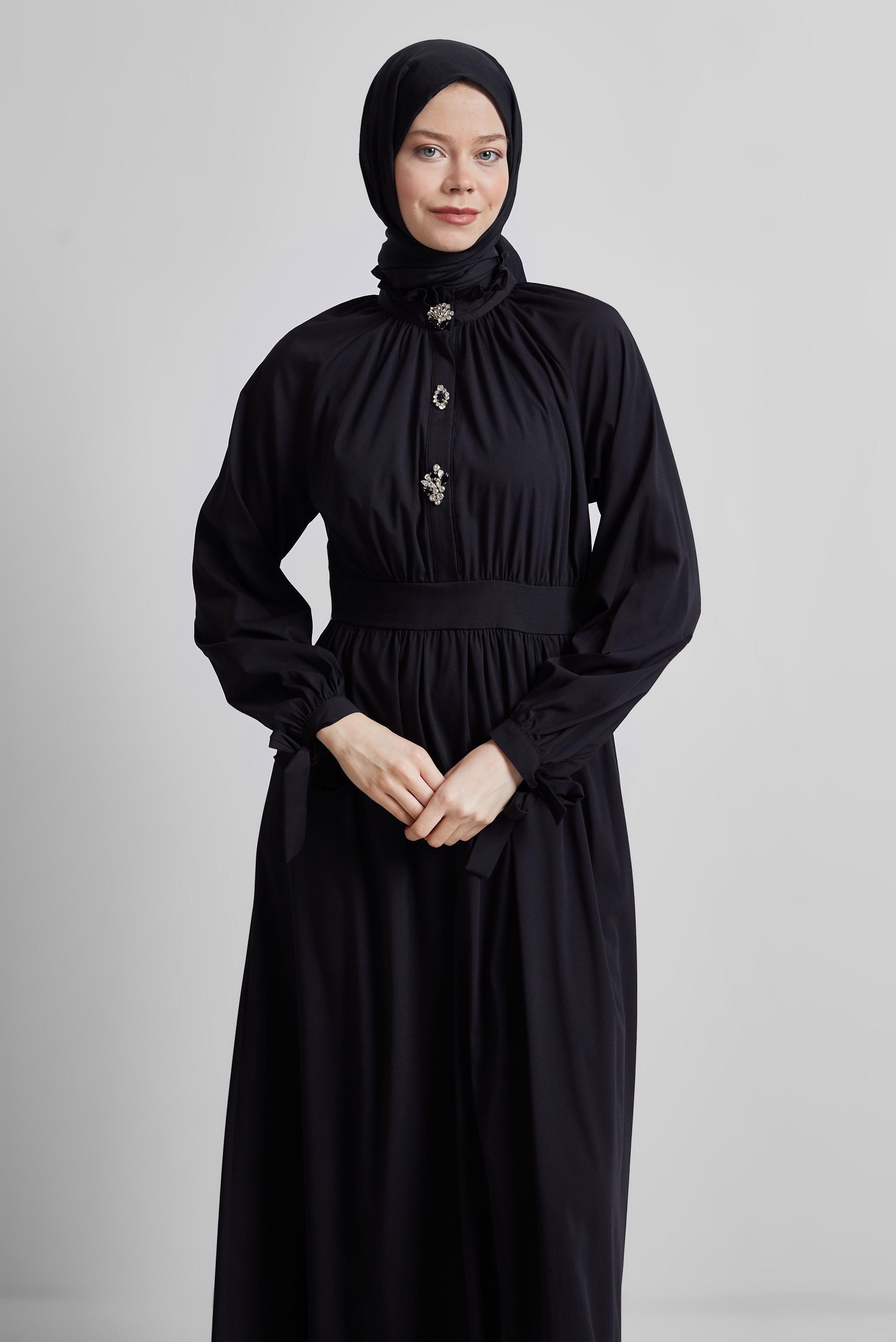 Tesettür giyim SİYAH TAŞ DETAYLI ELBİSE 44695