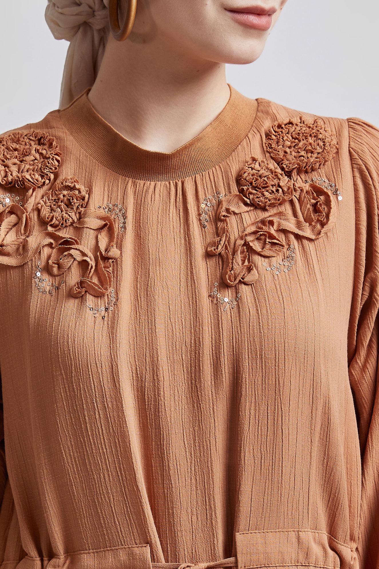 Tesettür giyim TABA BELİ BAĞCIKLI ELBİSE 44710