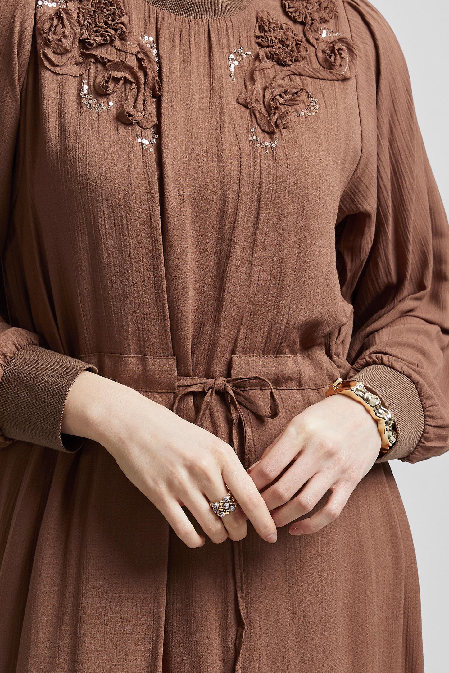 Tesettür giyim KAHVE BELİ BAĞCIKLI ELBİSE 44710