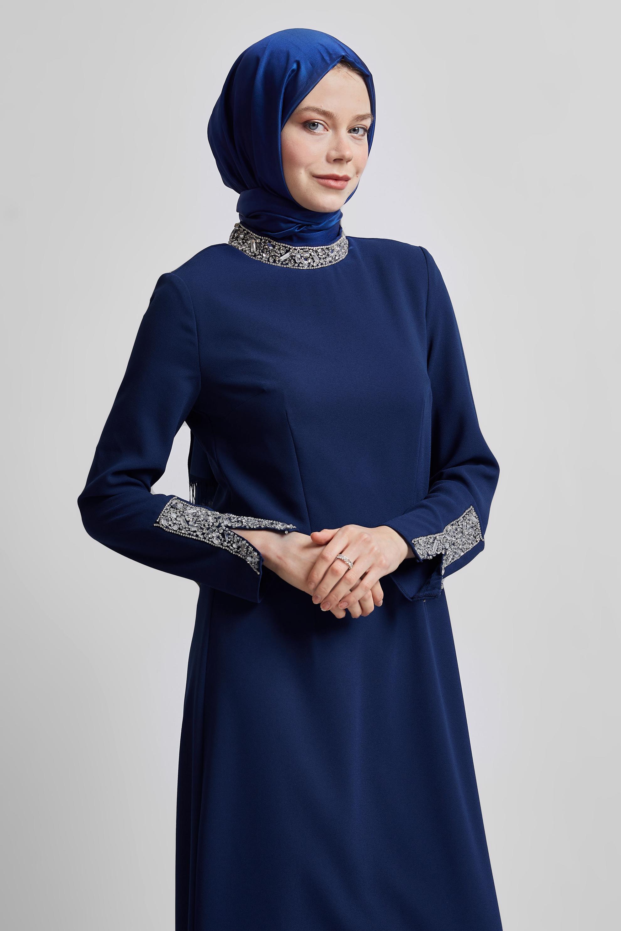 Tesettür giyim LACİVERT TAŞ BASKILI ELBİSE 45223