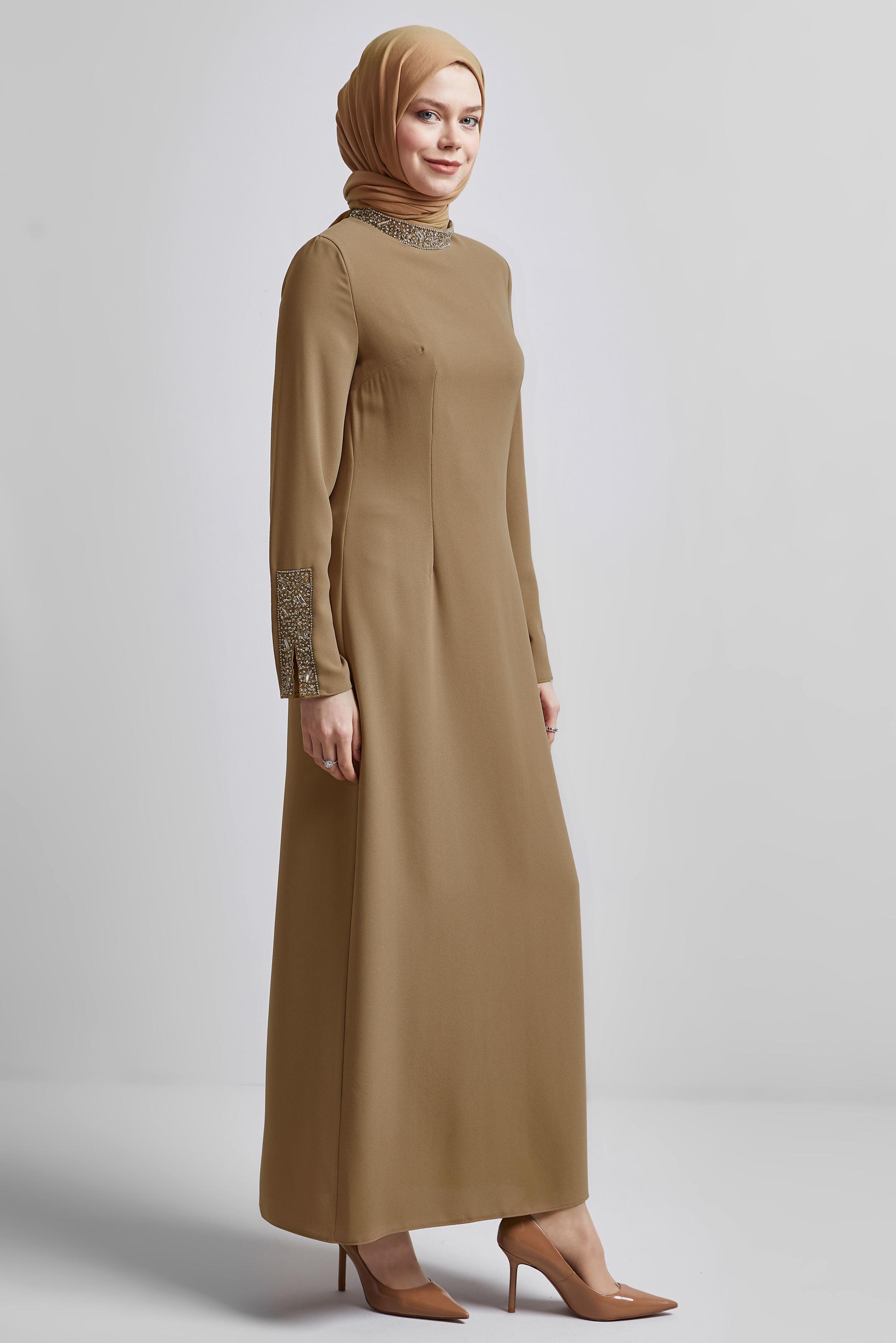 Tesettür giyim KAHVE TAŞ BASKILI ELBİSE 45223