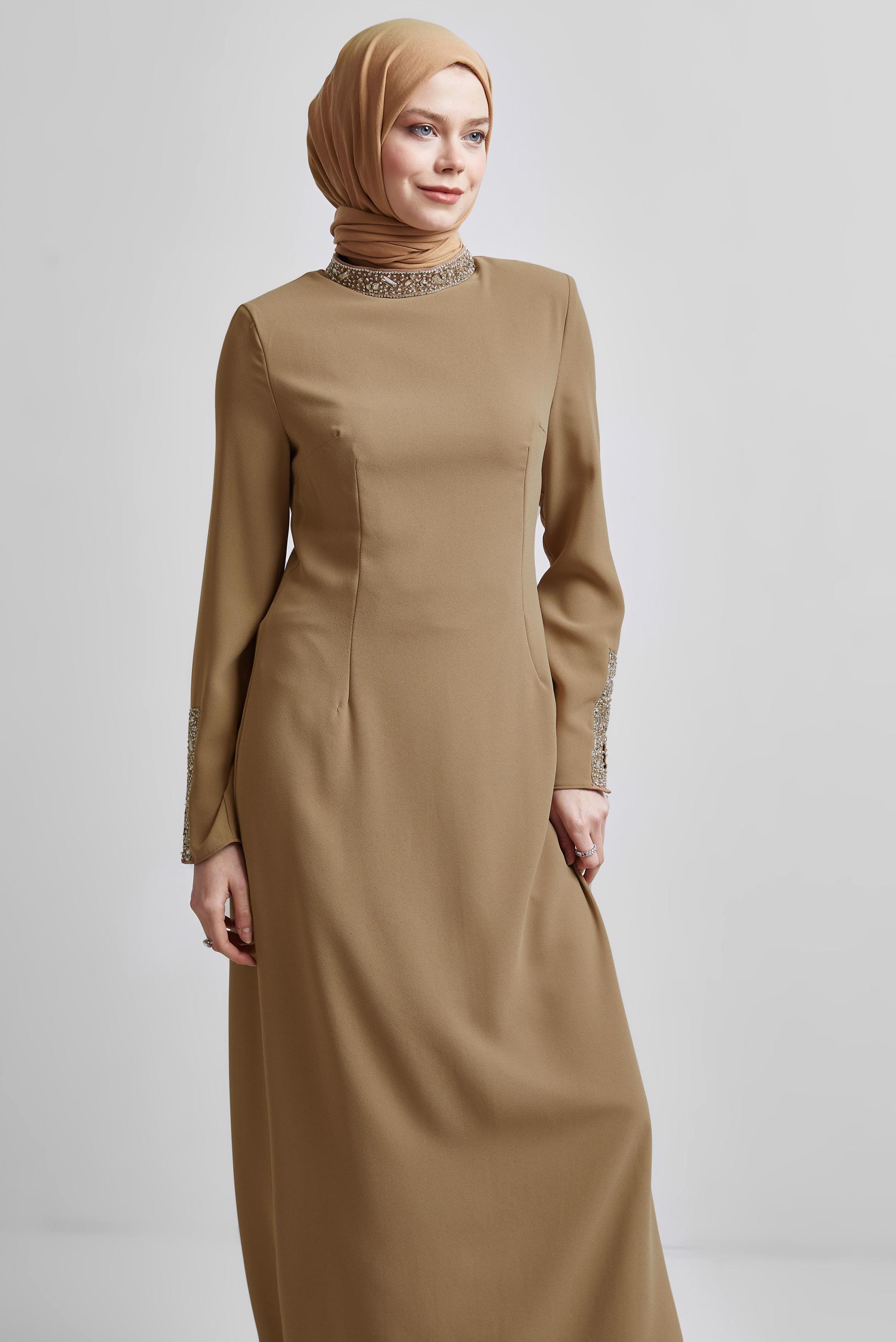 Tesettür giyim KAHVE TAŞ BASKILI ELBİSE 45223