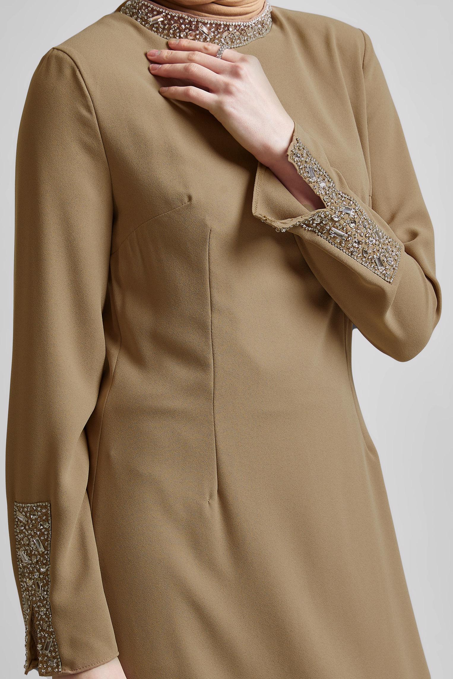 Tesettür giyim KAHVE TAŞ BASKILI ELBİSE 45223