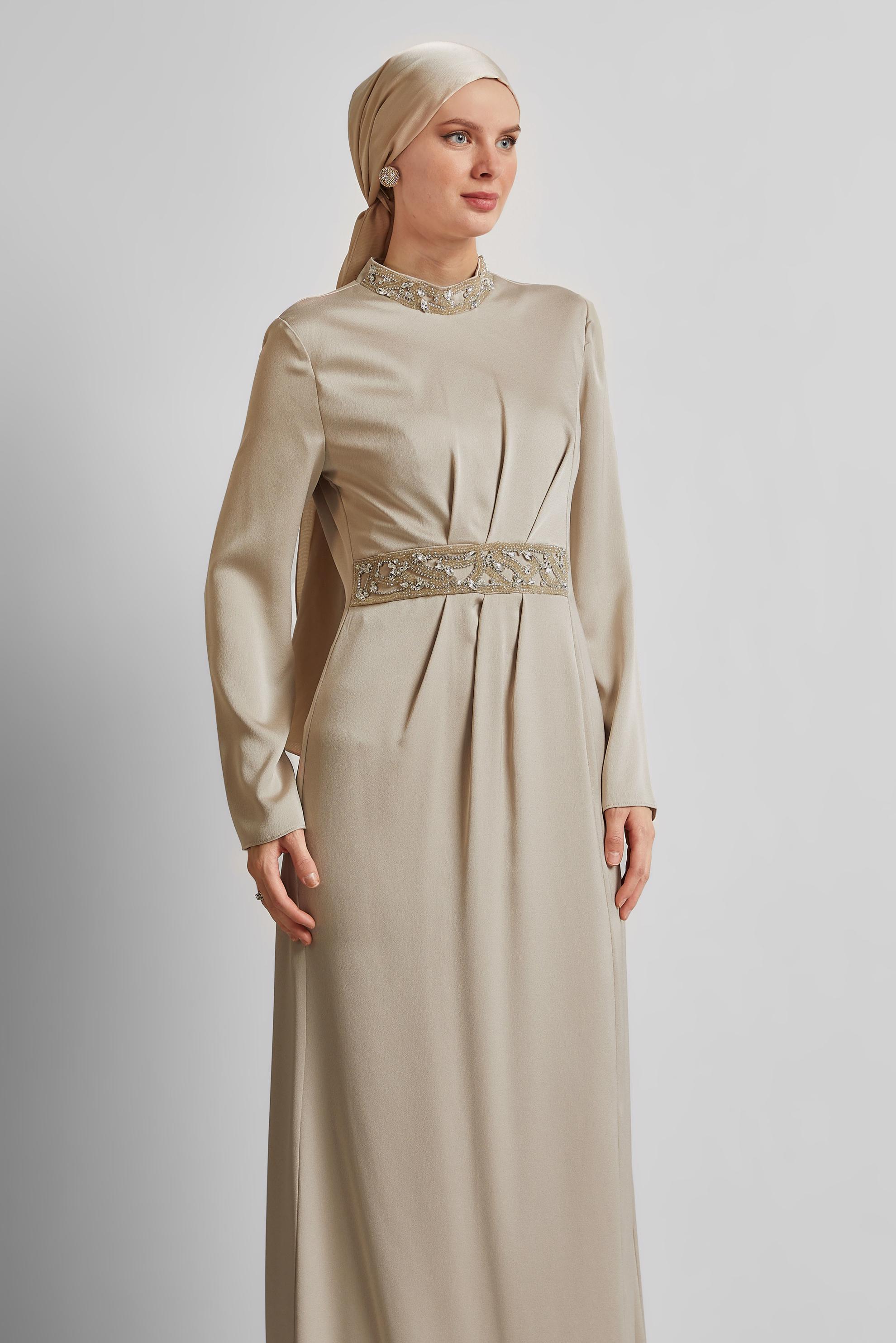 Tesettür giyim BEJ TAŞ DETAYLI ABİYE ELBİSE 45321