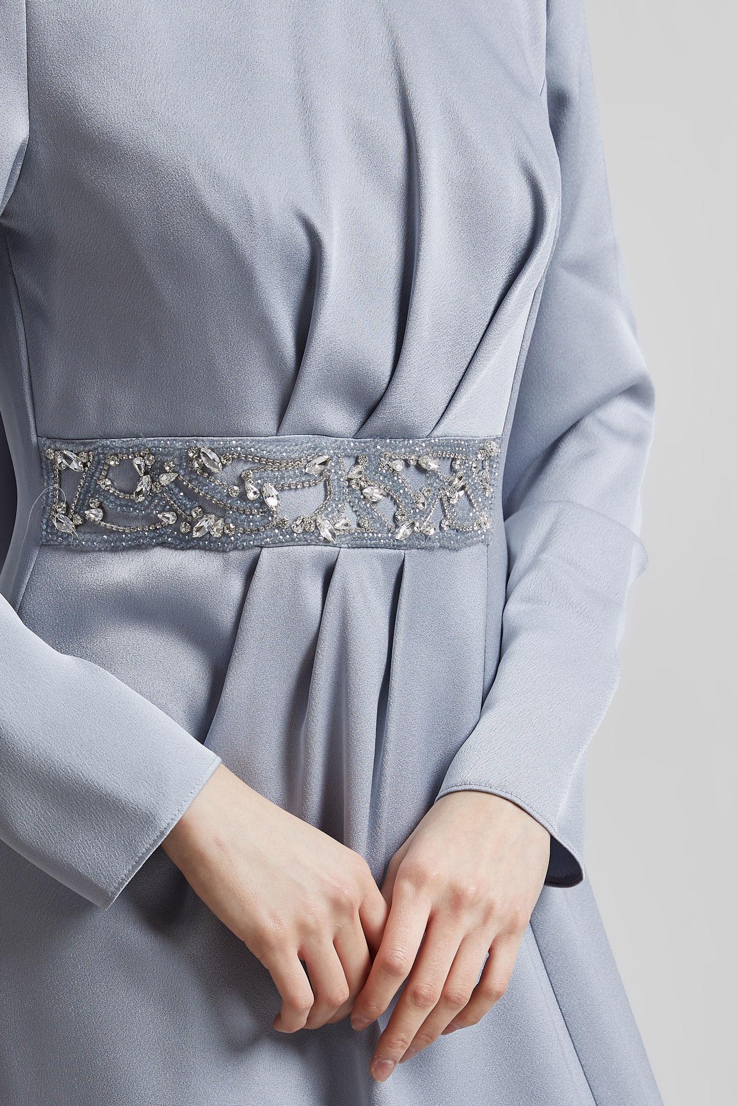 Vêtements hijab GRIS ROBE DE SOIRÉE AVEC BIJOU 45321