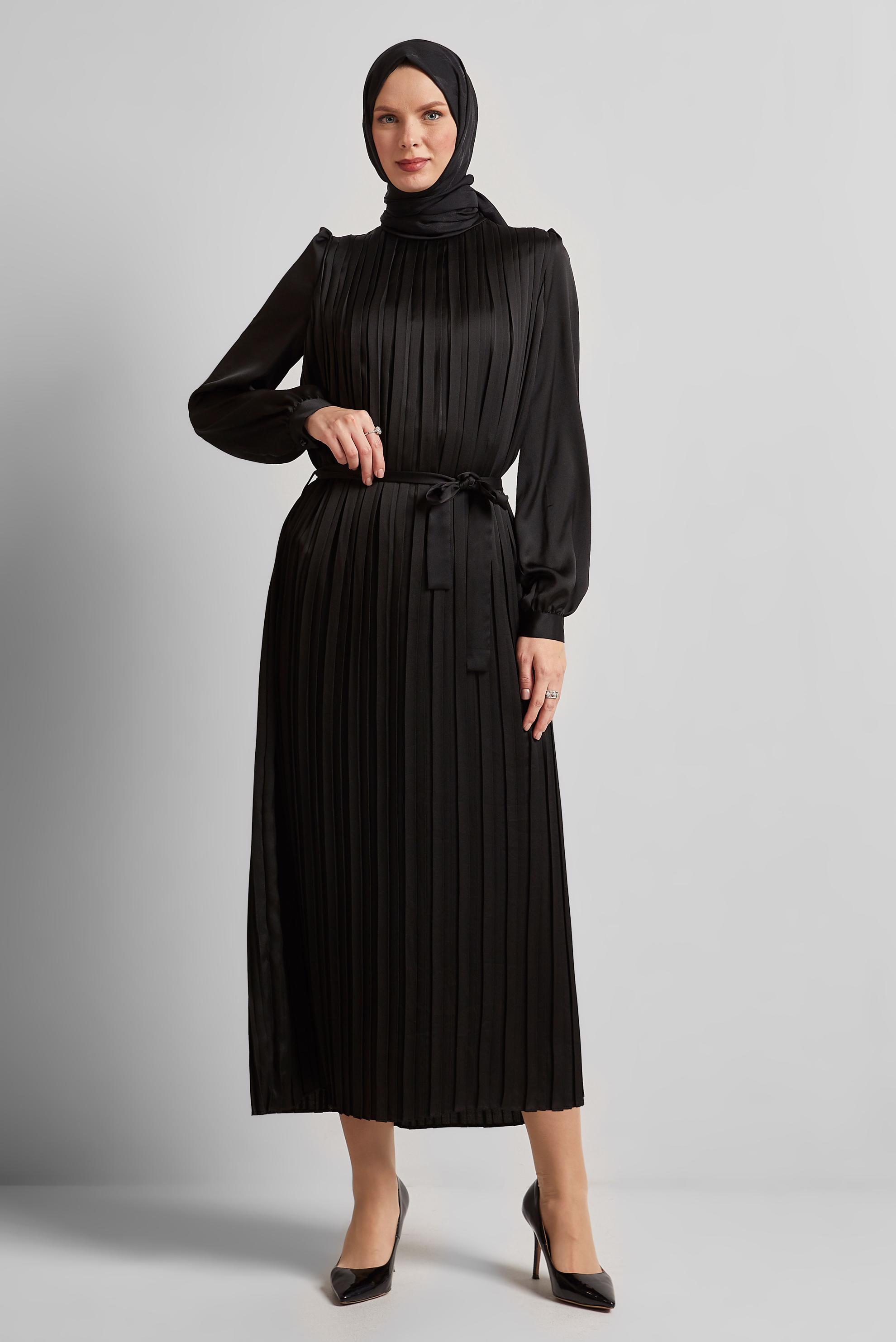 Tesettür giyim SİYAH KUŞAKLI SATEN ELBİSE 45327