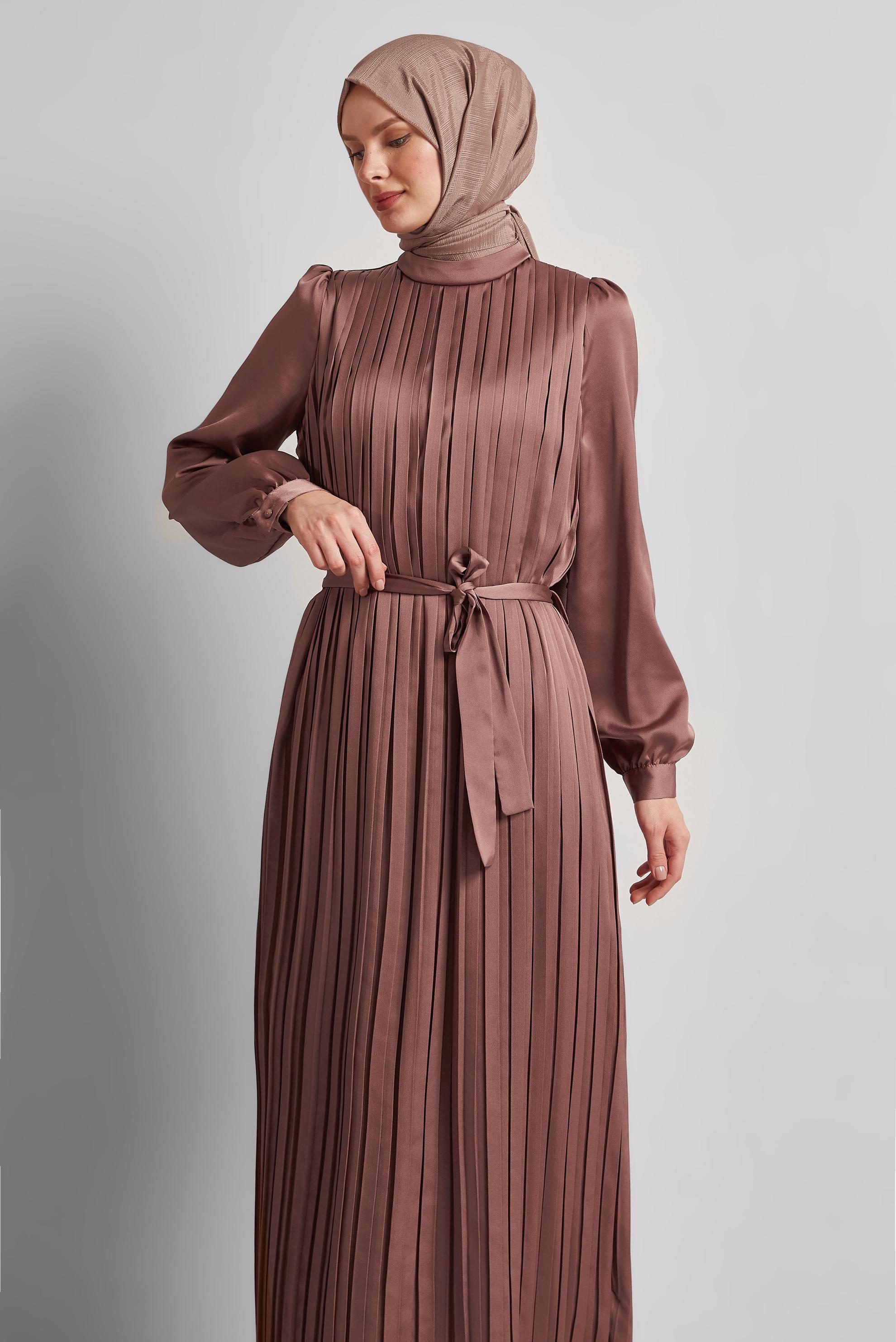Tesettür giyim VİZON KUŞAKLI SATEN ELBİSE 45327