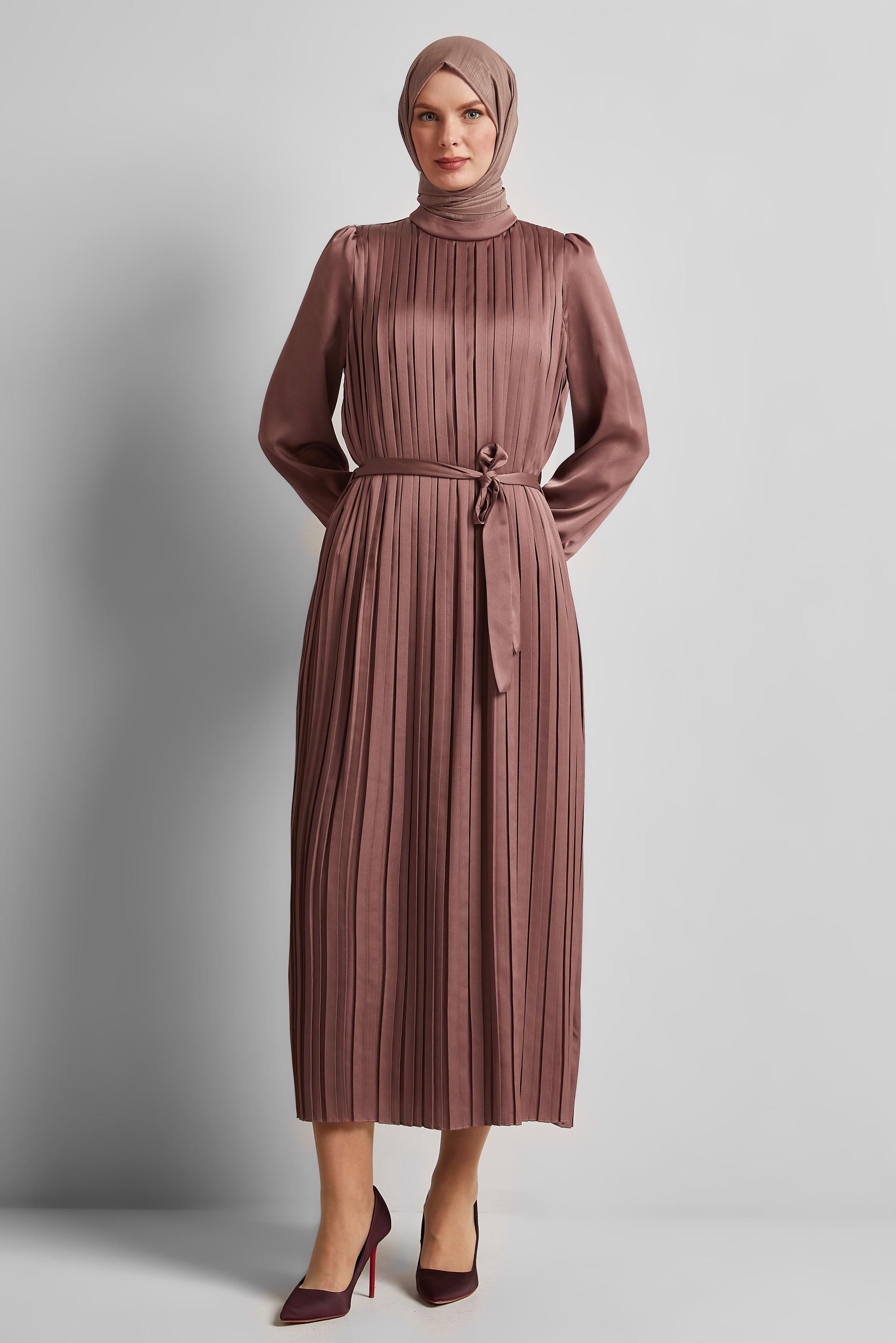 Tesettür giyim VİZON KUŞAKLI SATEN ELBİSE 45327