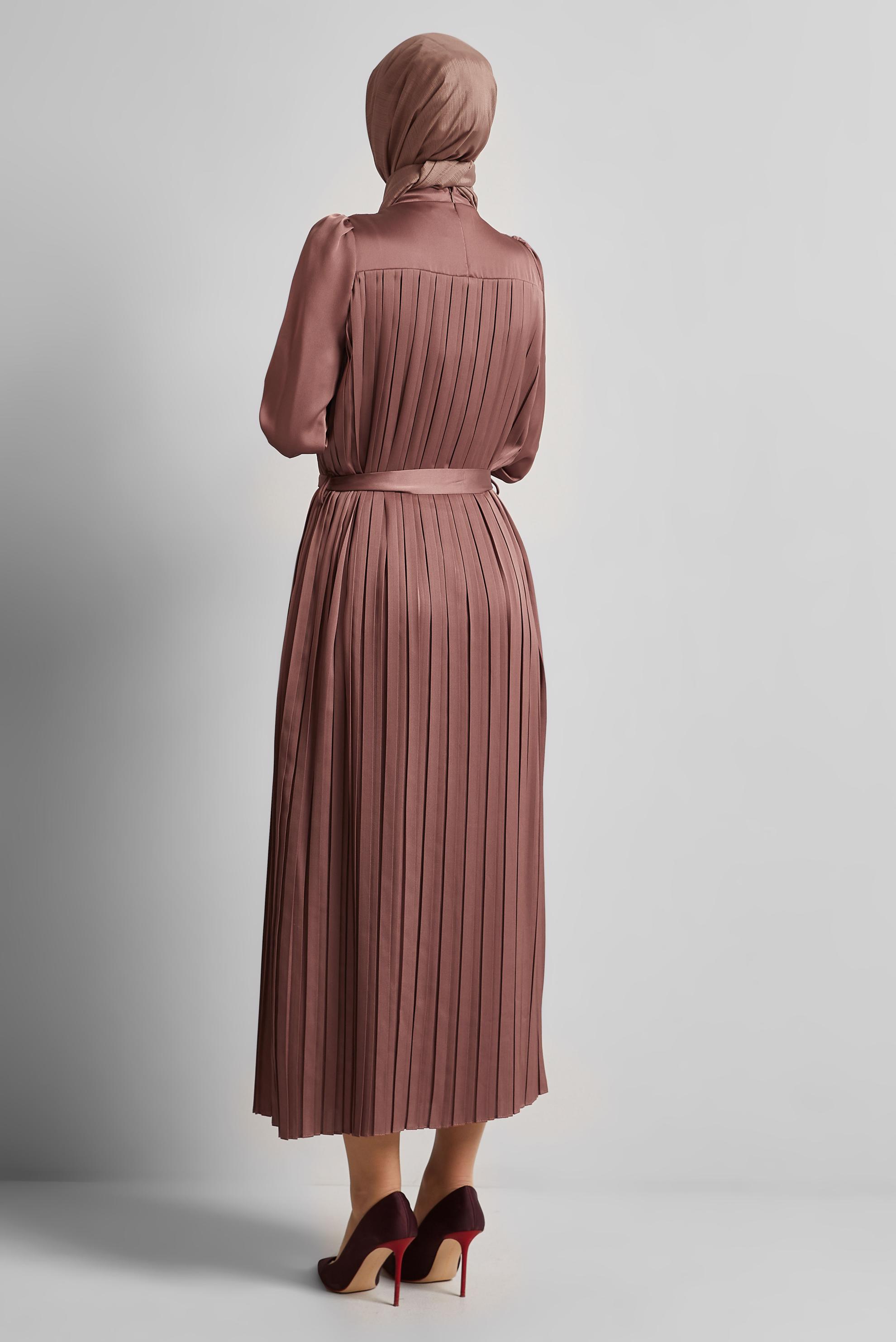 Tesettür giyim VİZON KUŞAKLI SATEN ELBİSE 45327