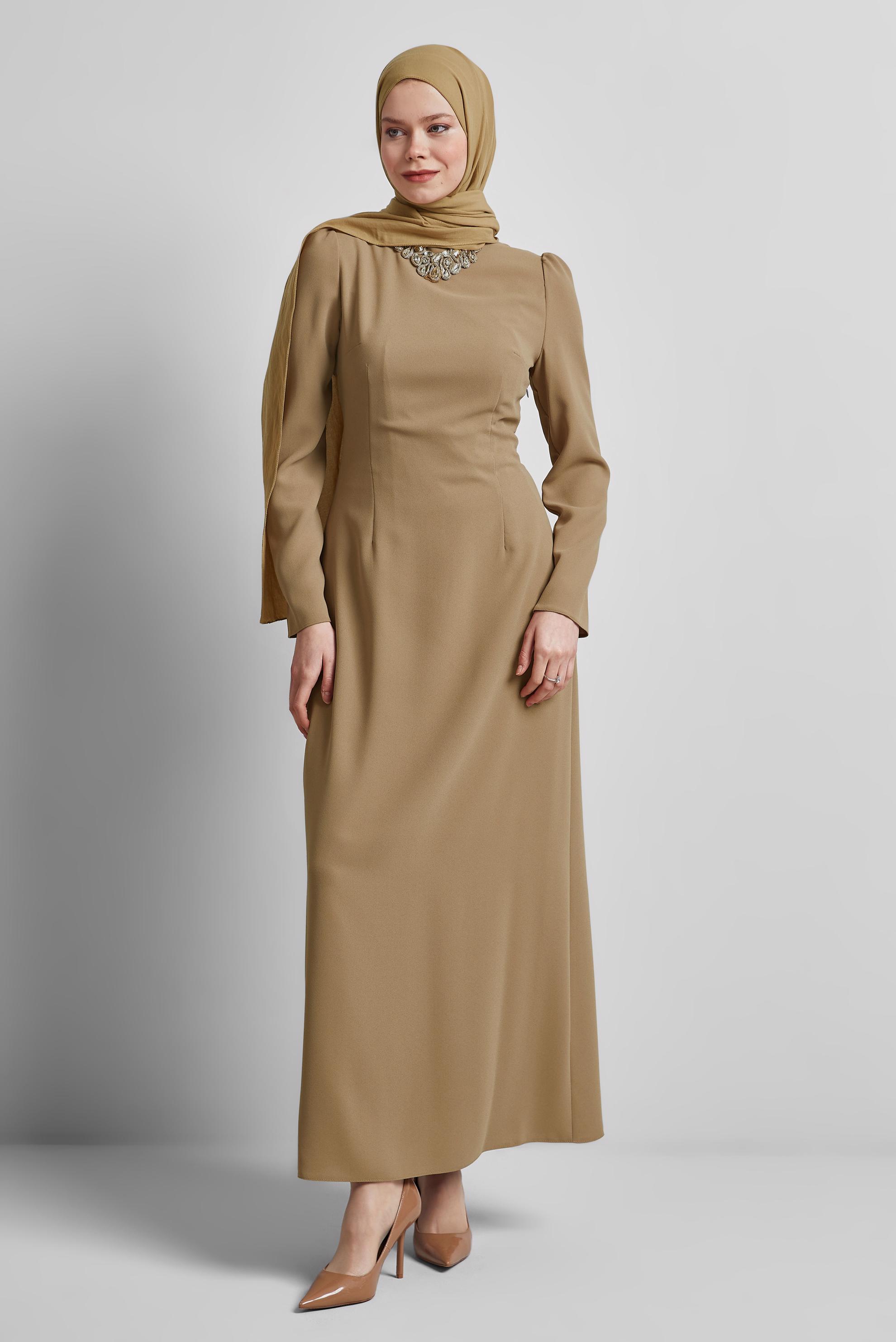 Tesettür giyim KAHVE TAŞ DETAYLI ELBİSE 45355