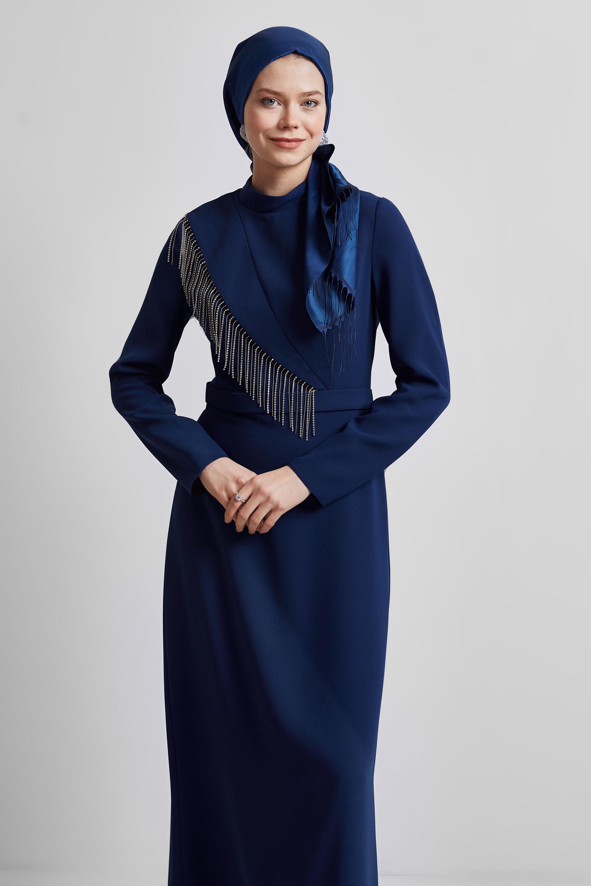 Tesettür giyim LACİVERT TAŞ DETAYLI ELBİSE 45356