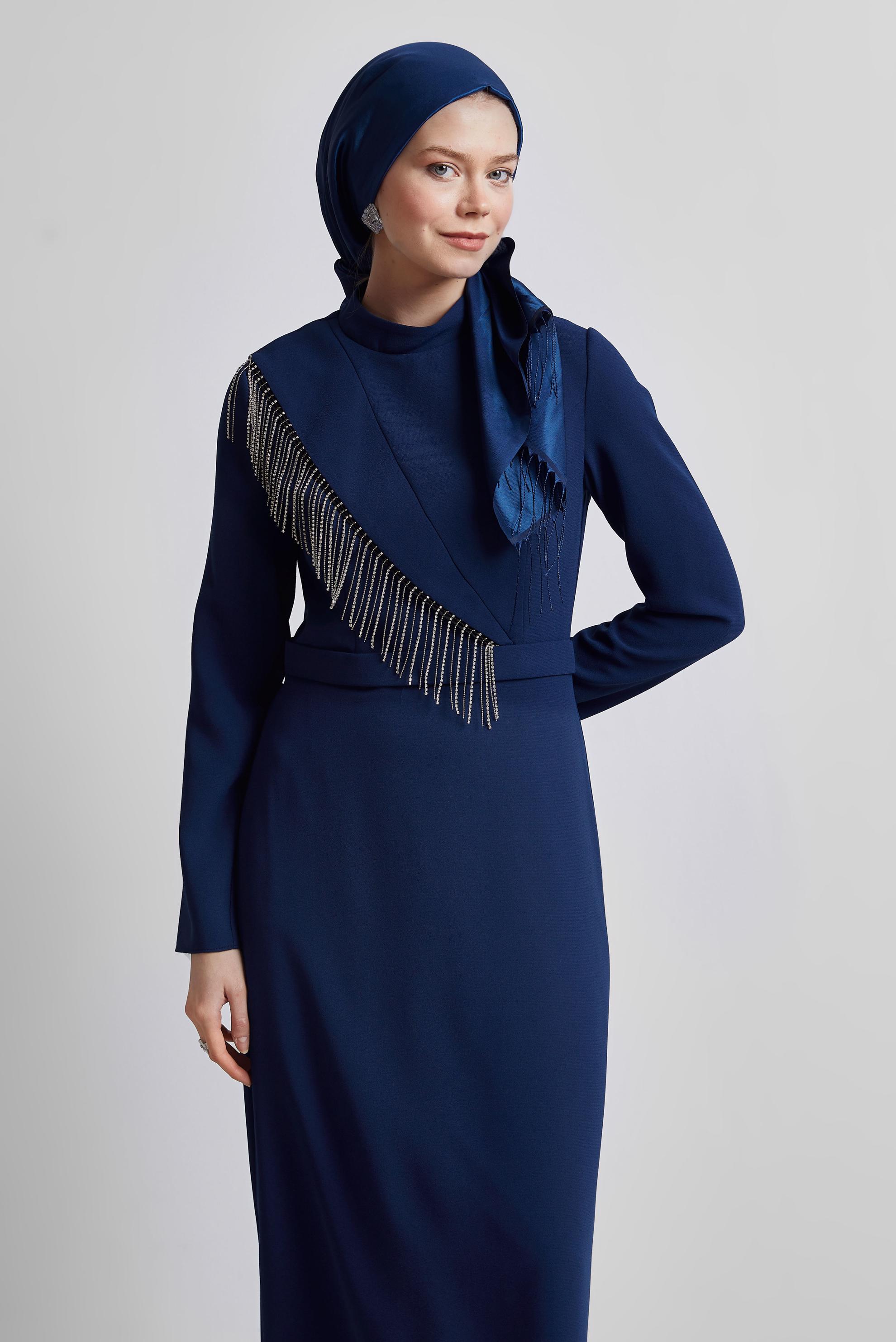 Tesettür giyim LACİVERT TAŞ DETAYLI ELBİSE 45356